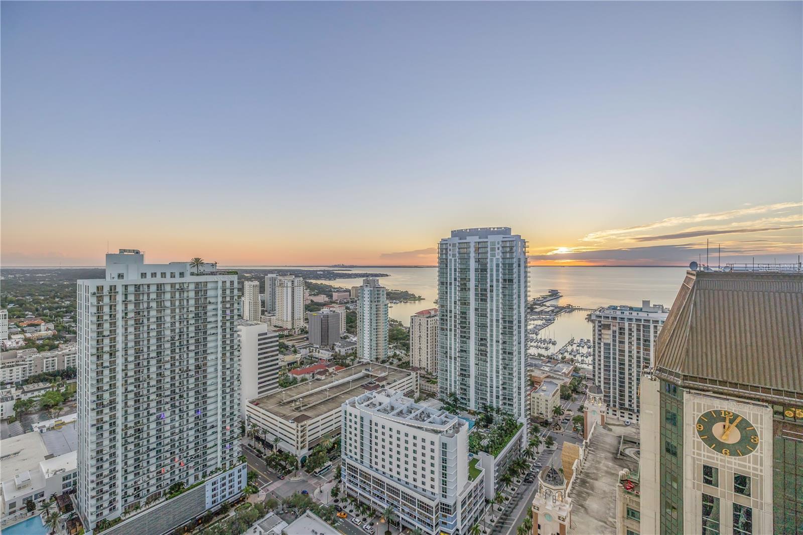275 1ST AVENUE S 3704