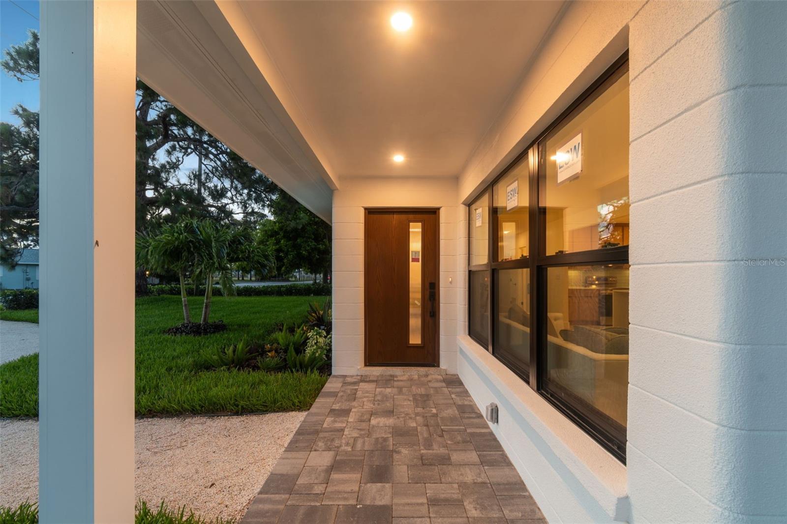 BEACH MANOR - Residential