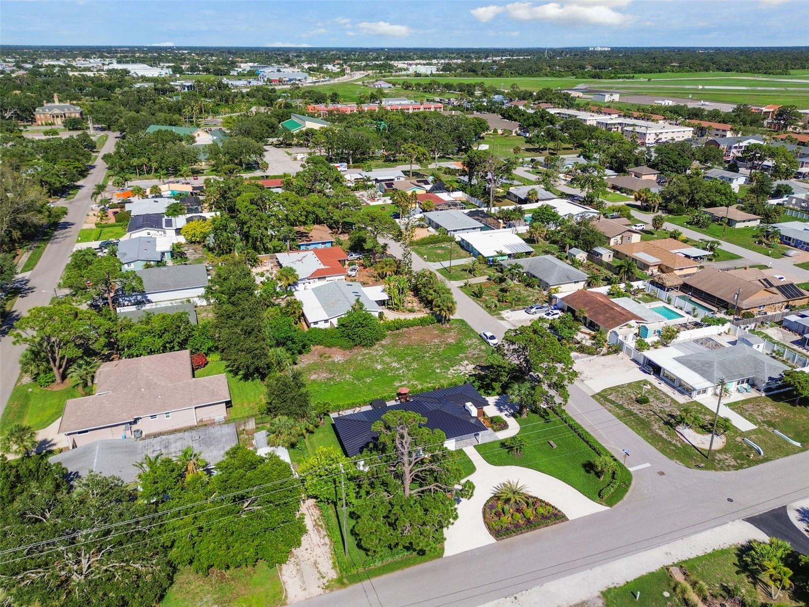 BEACH MANOR - Residential