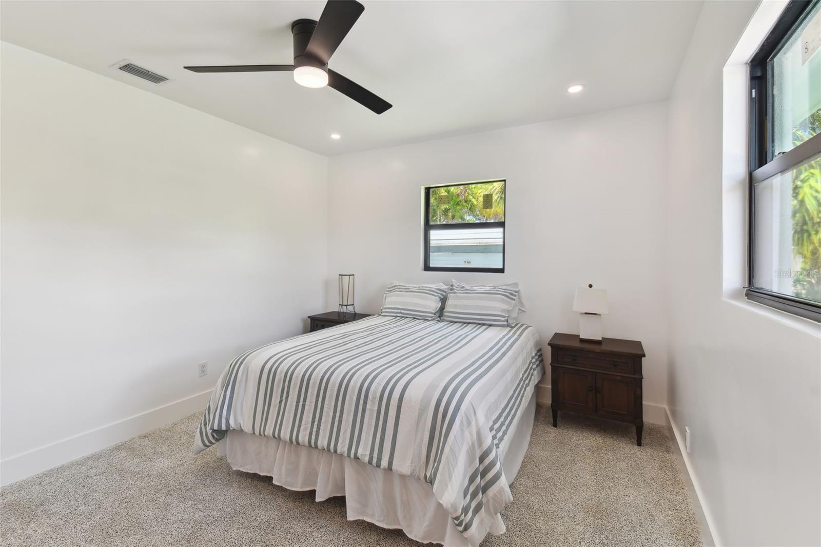 BEACH MANOR - Residential