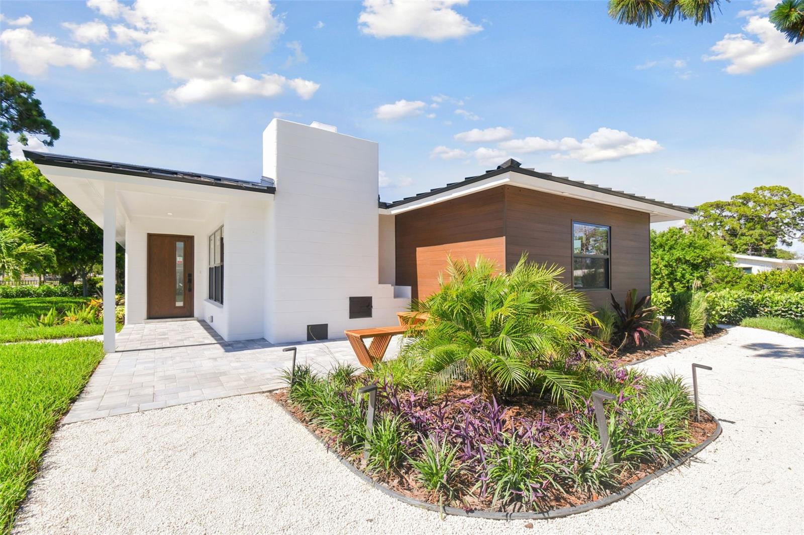 BEACH MANOR - Residential