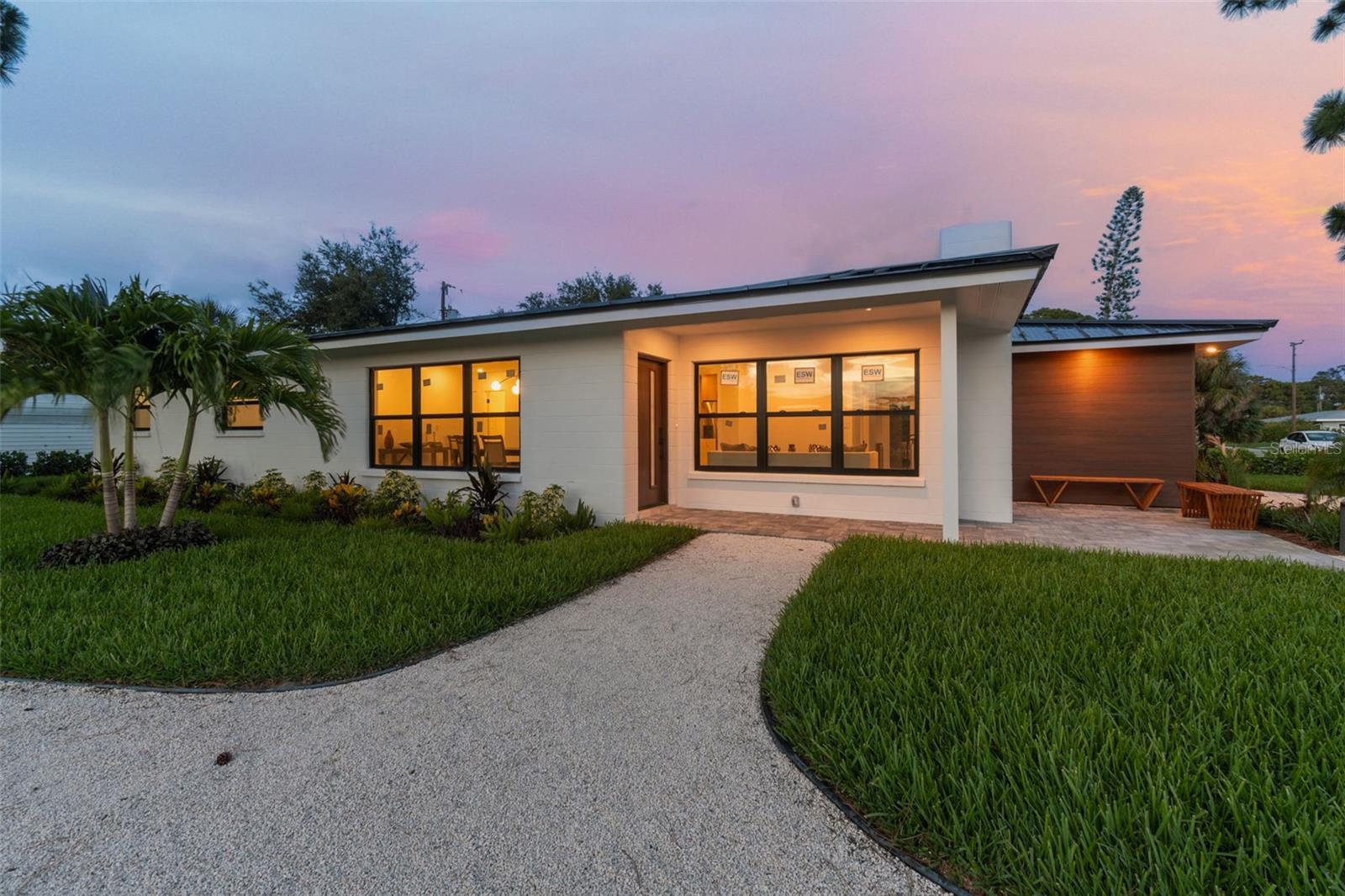 BEACH MANOR - Residential