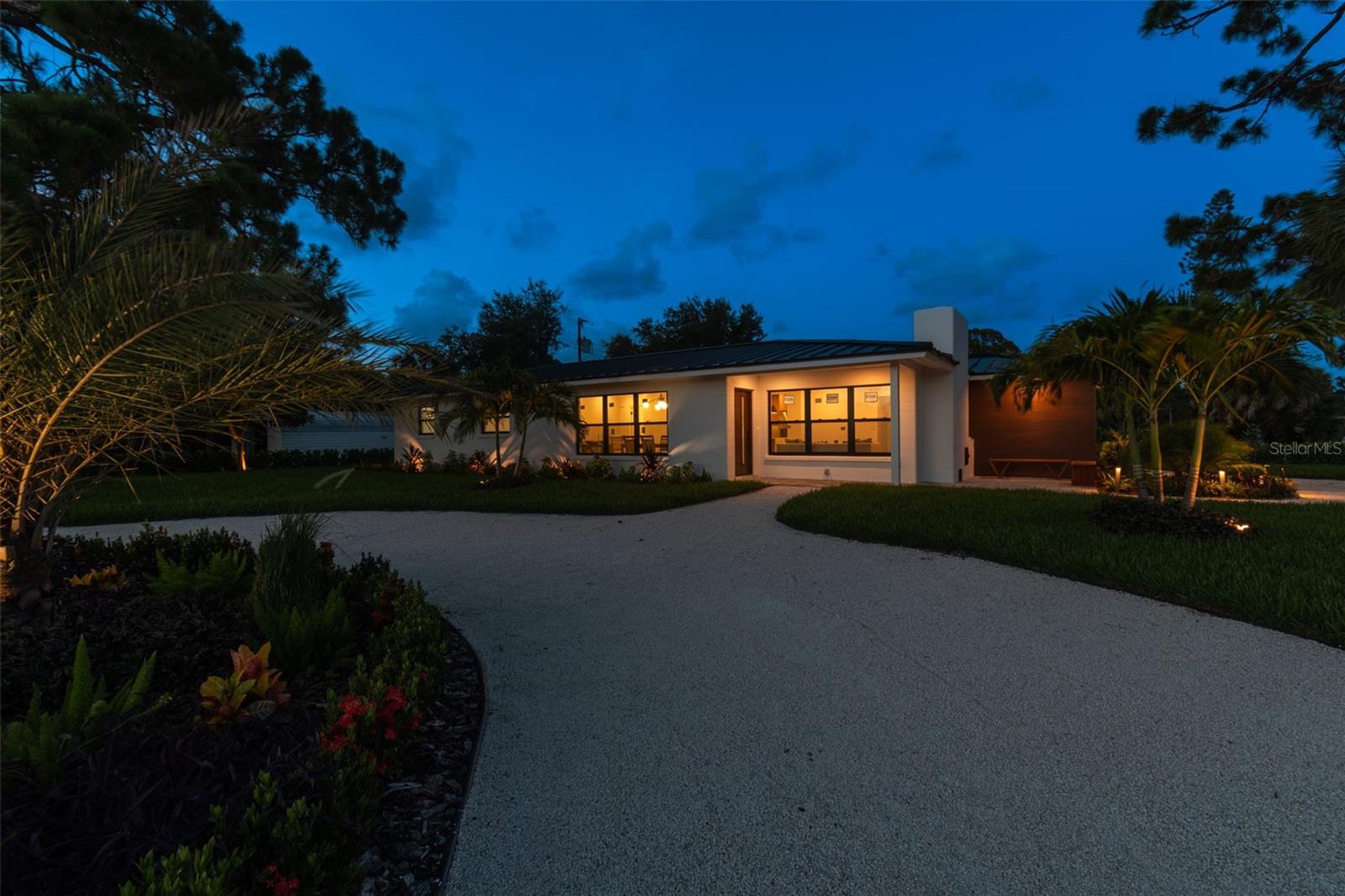 BEACH MANOR - Residential
