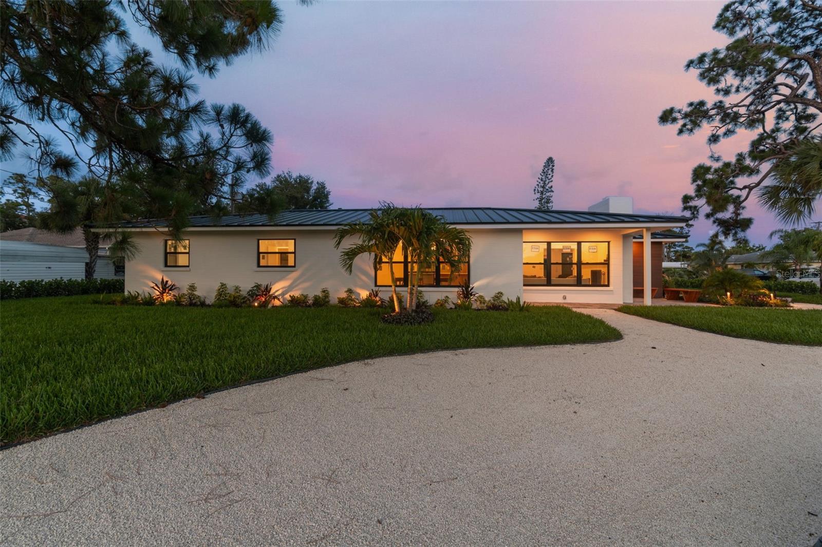 BEACH MANOR - Residential