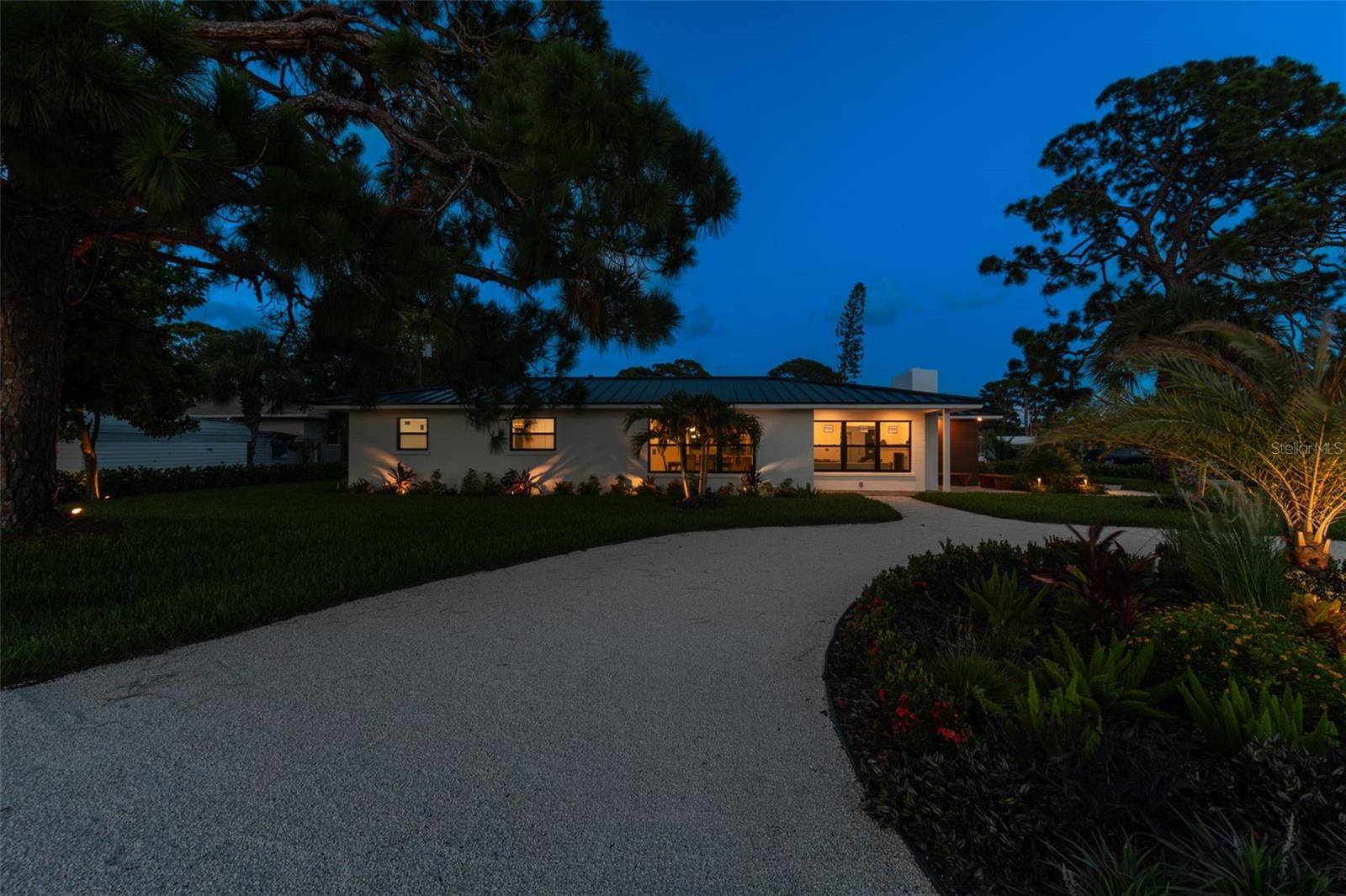 BEACH MANOR - Residential