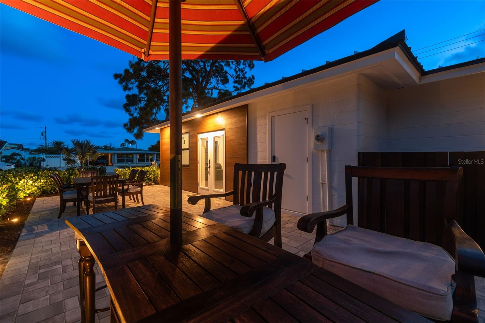 BEACH MANOR - Residential