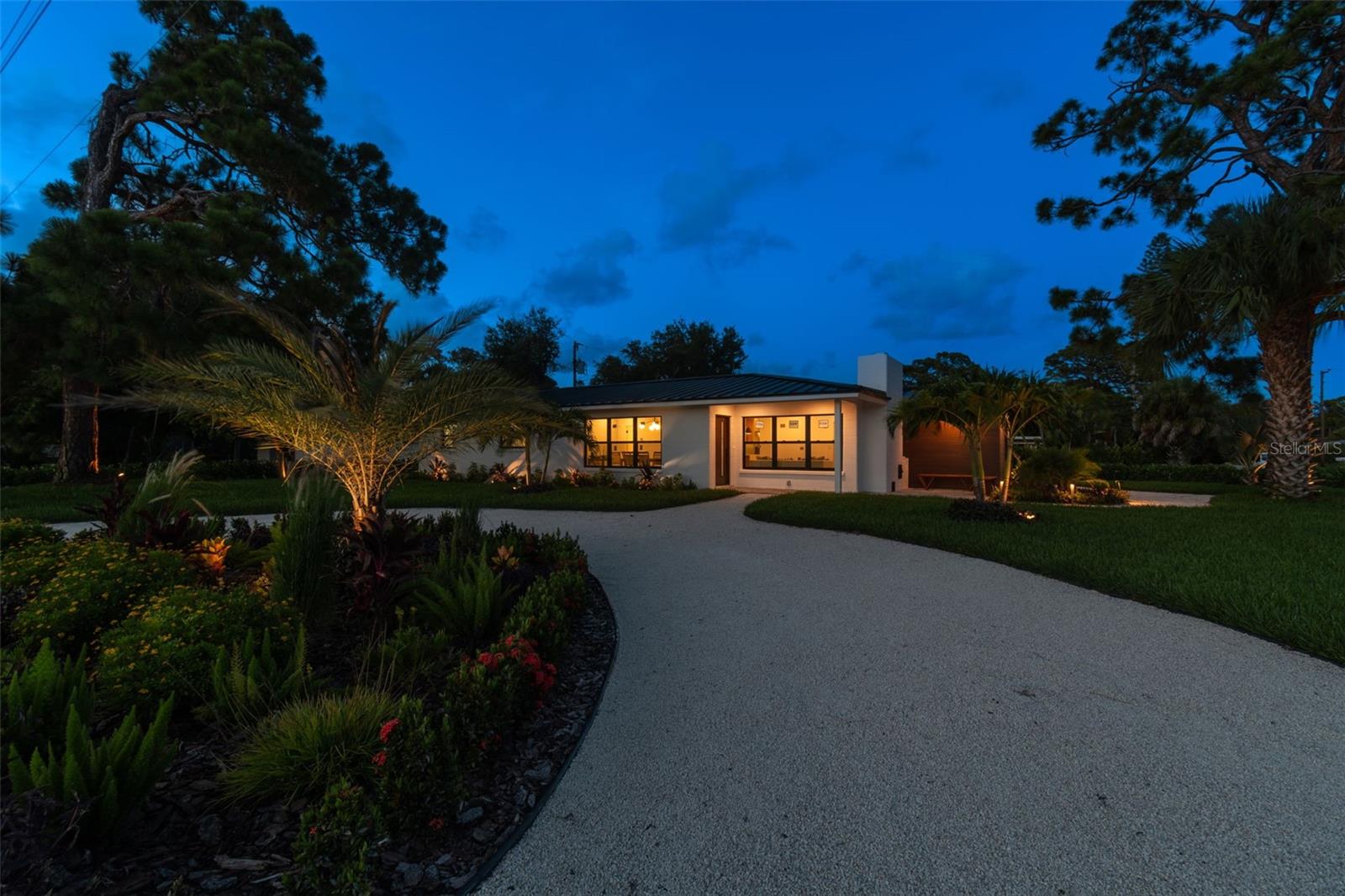 BEACH MANOR - Residential