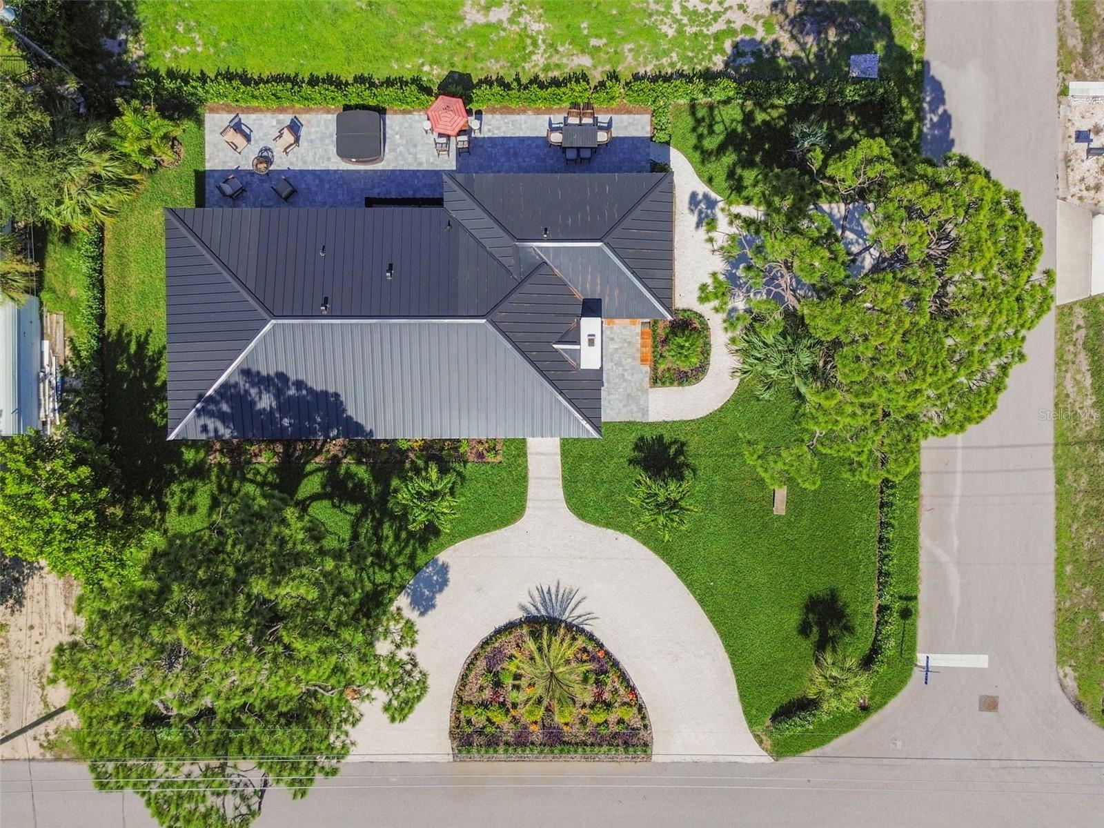 BEACH MANOR - Residential