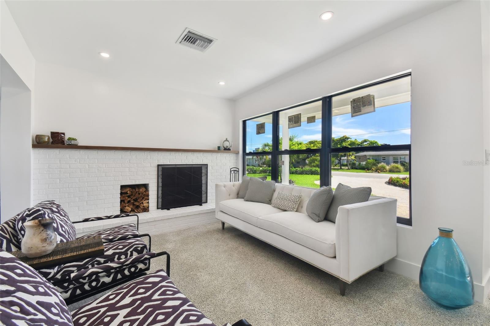 BEACH MANOR - Residential