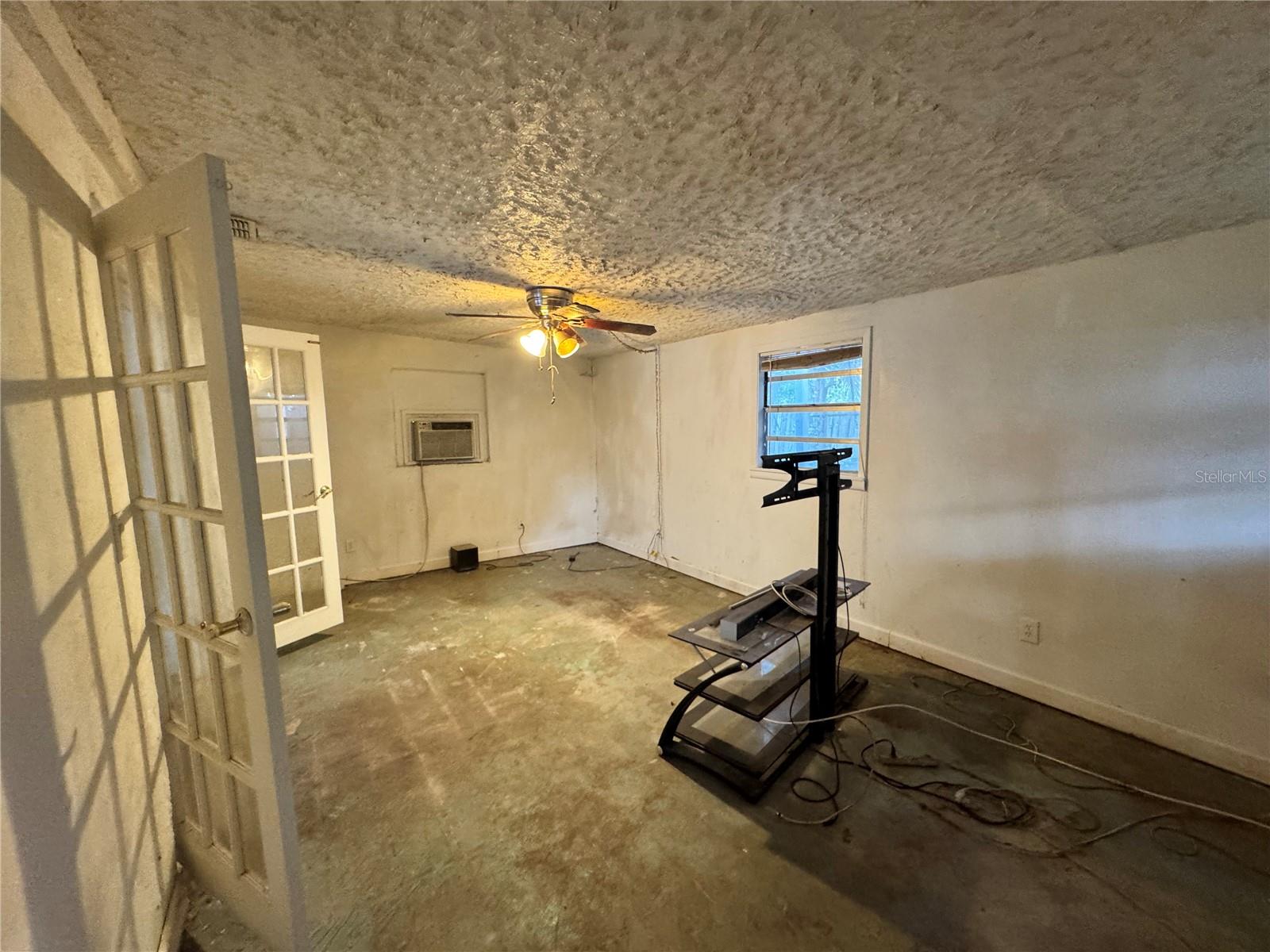 SUN COAST ESTATES - Residential