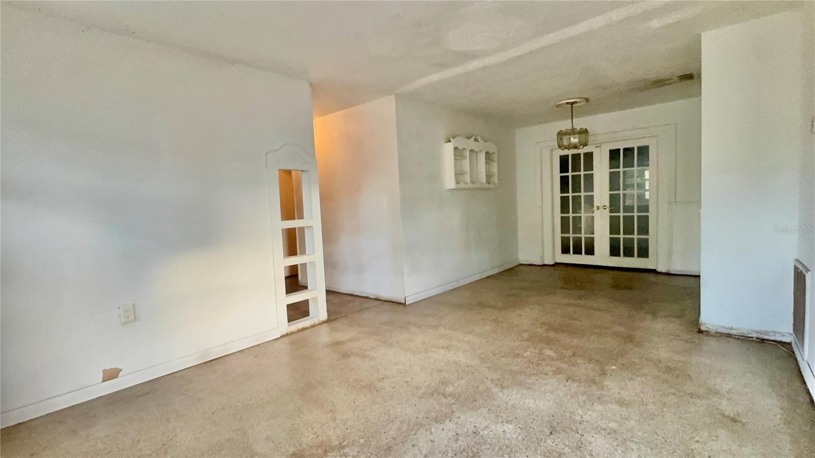 SUN COAST ESTATES - Residential