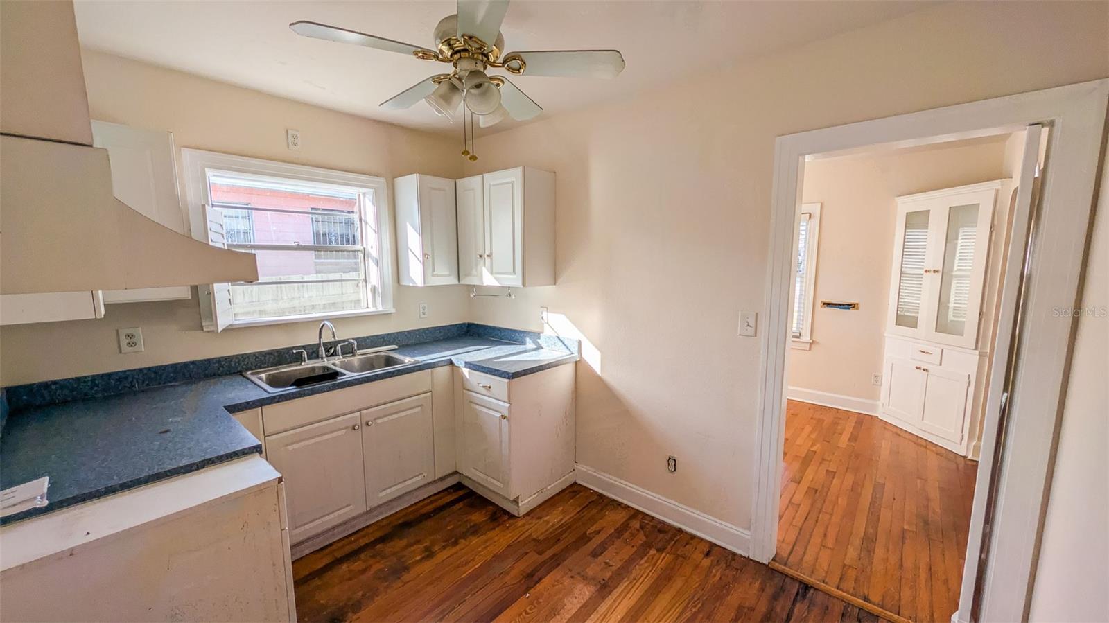 JACKSON SQUARE - Residential