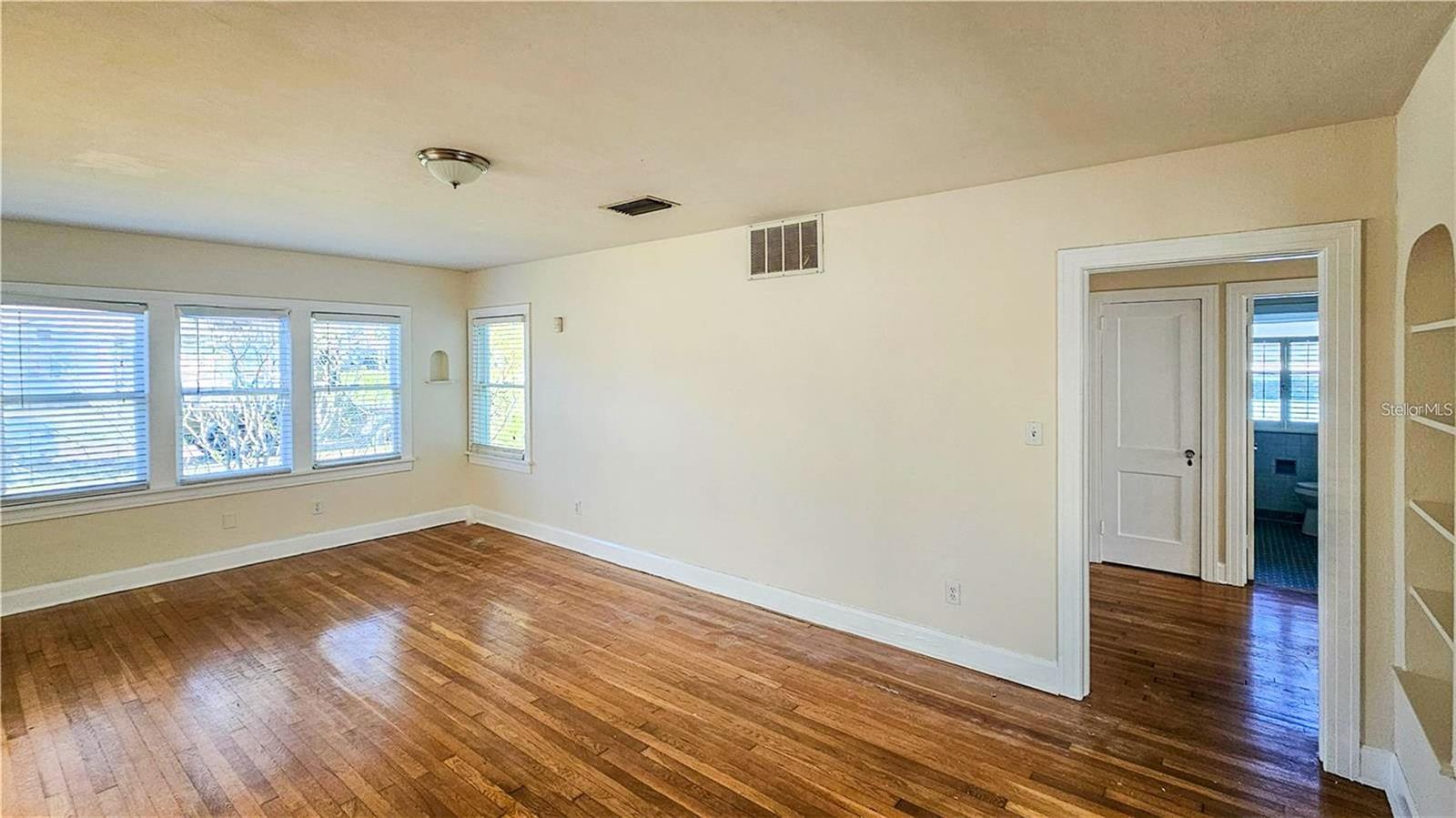 JACKSON SQUARE - Residential