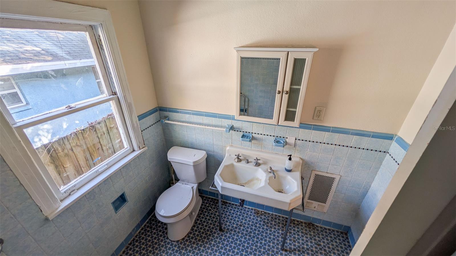 JACKSON SQUARE - Residential