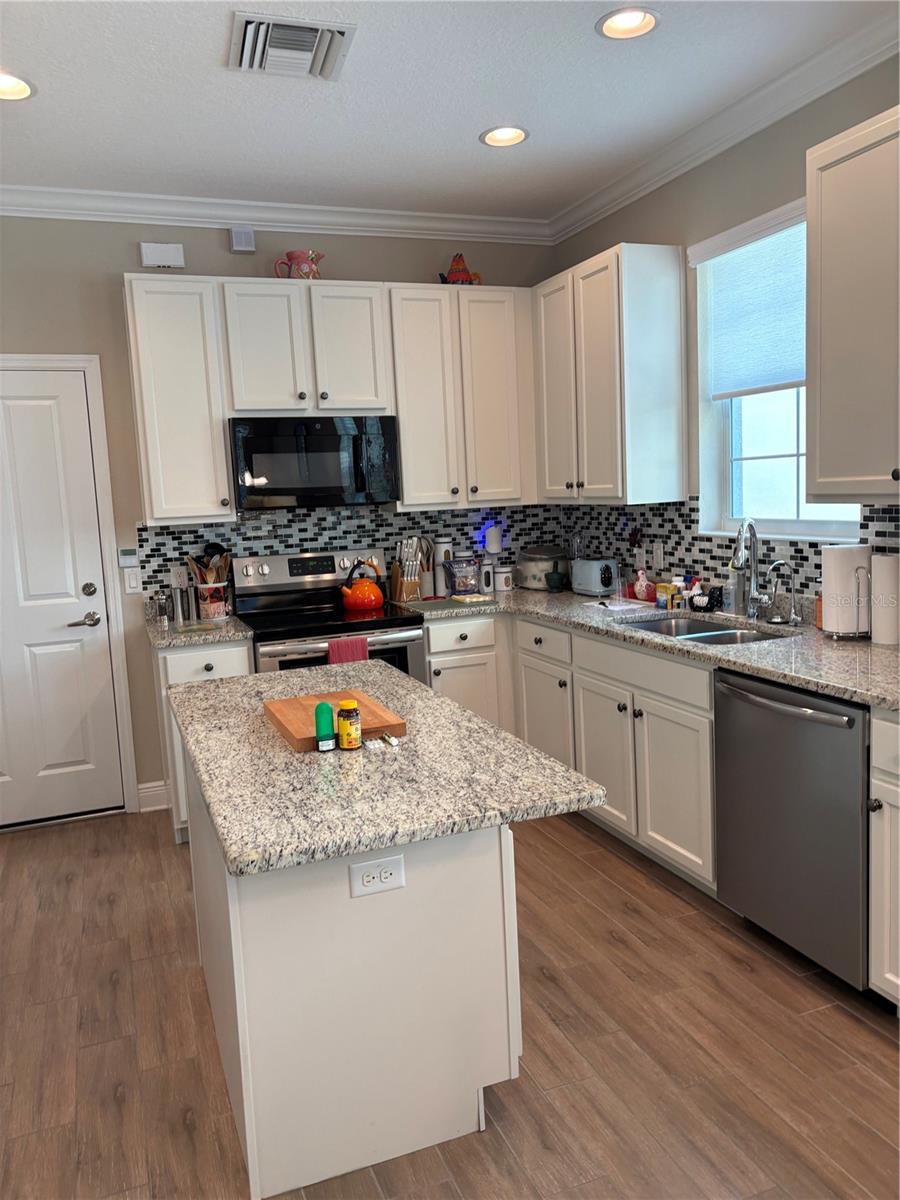 HAYES PARK VILLAGE - Residential