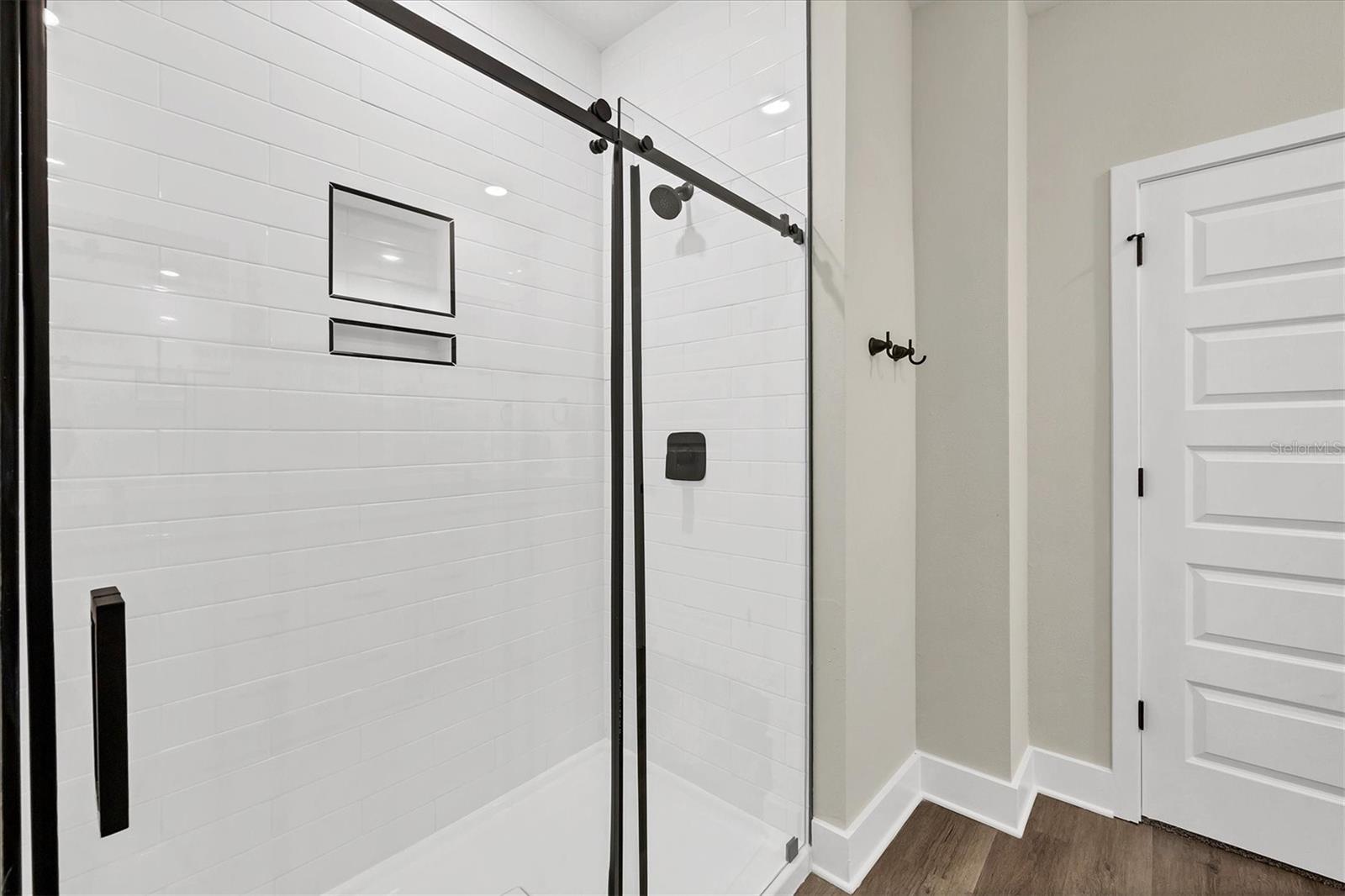 BB LIVING IN WELLEN PARK - Residential Lease