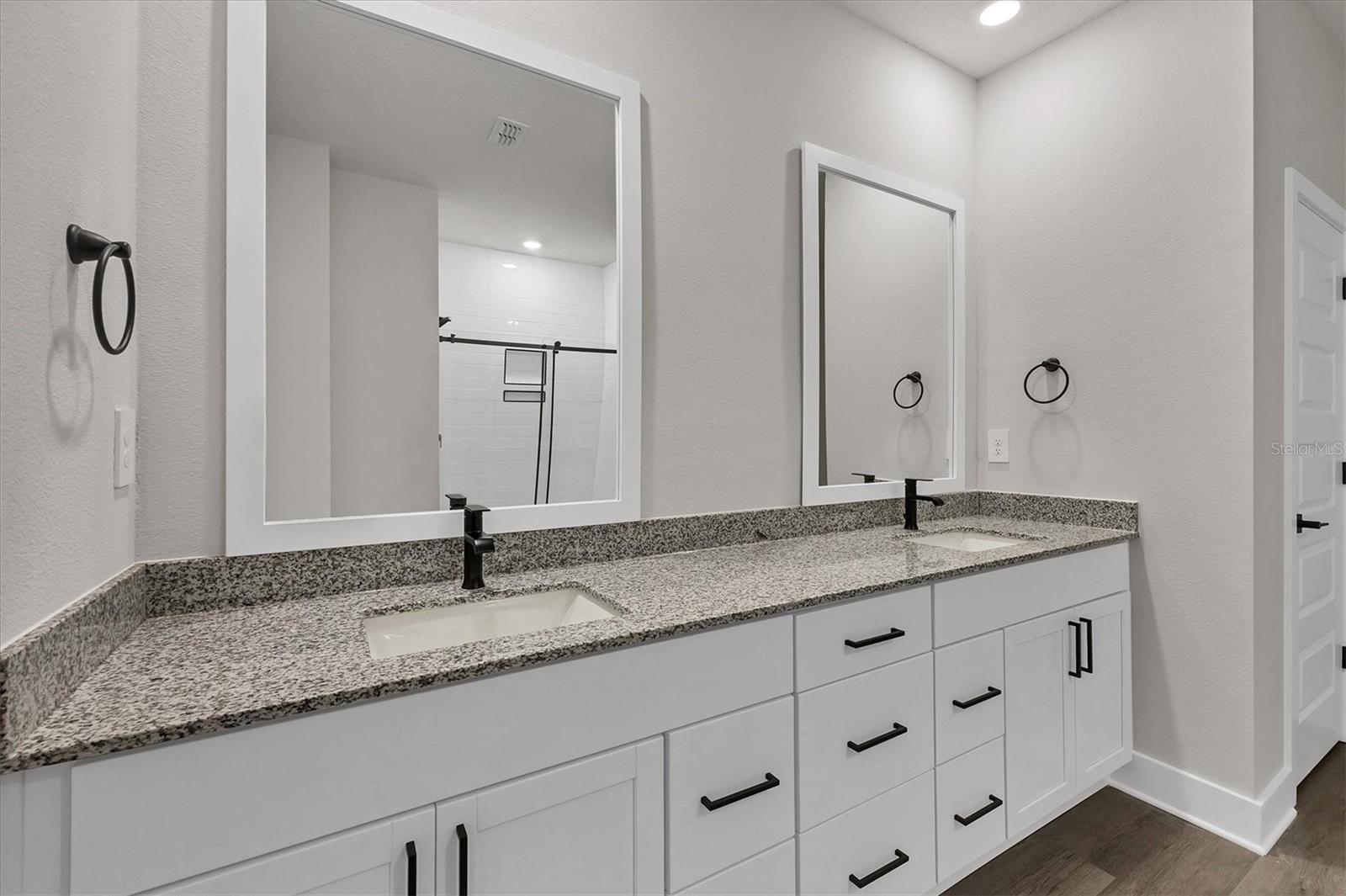 BB LIVING IN WELLEN PARK - Residential Lease