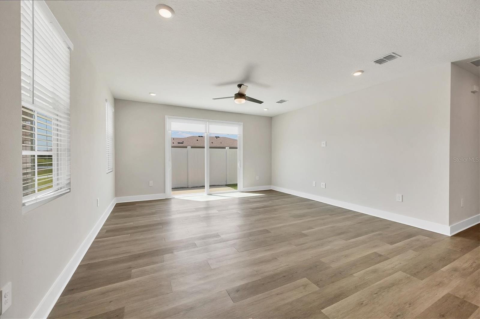BB LIVING IN WELLEN PARK - Residential Lease