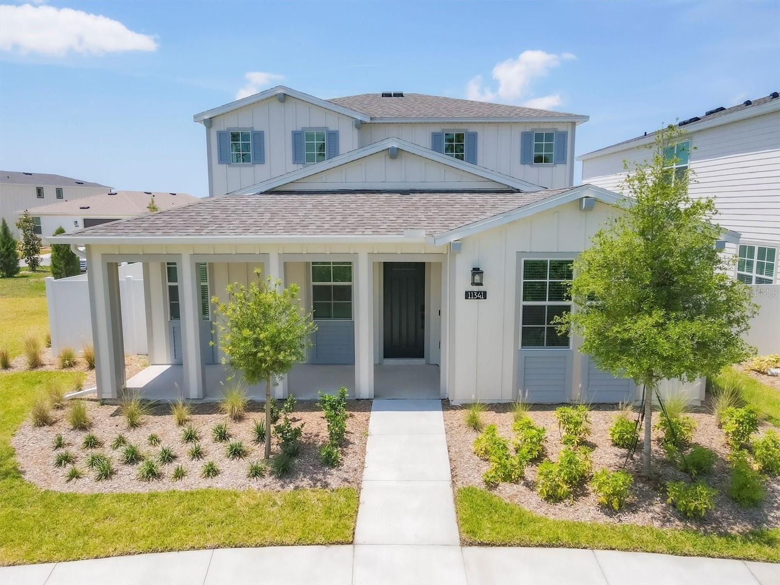 Available Now in Wellen Park – Unfurnished 4 bedroom / 2.5 bathroom / 2 story home. The address listed is the model home and a full list of addresses will be provided at the time of your appointment. Upon request a list of available home addresses will be provided. BB Living Wellen Park brings you a refreshingly beautiful residence, available in three or four bedroom layouts, brimming with all the extras you’d hope for, including but not limited to air conditioning, walk-in closets, a private gated backyard, stainless-steel GE appliances, in-home washer & dryer, granite countertops throughout, in-home smart home technology, an attached two car garage with full size driveway, and much much more. Pricing starts at $3319. Lease terms range from 9 months to 18 months. BB Living Wellen Park is a pet friendly community which utilizes Petscreening.com for all pet owners.
Excellent opportunity to reside in a new community with up and coming amenities such as a resort-inspired community pool, heated spa, courtyard play area with turf and cornhole, walking paths, modern fitness center, pickleball court, and dog bark park. Just a short golf cart ride to CoolToday Park/Atlantic Braves Stadium and Downtown Wellen Park.
