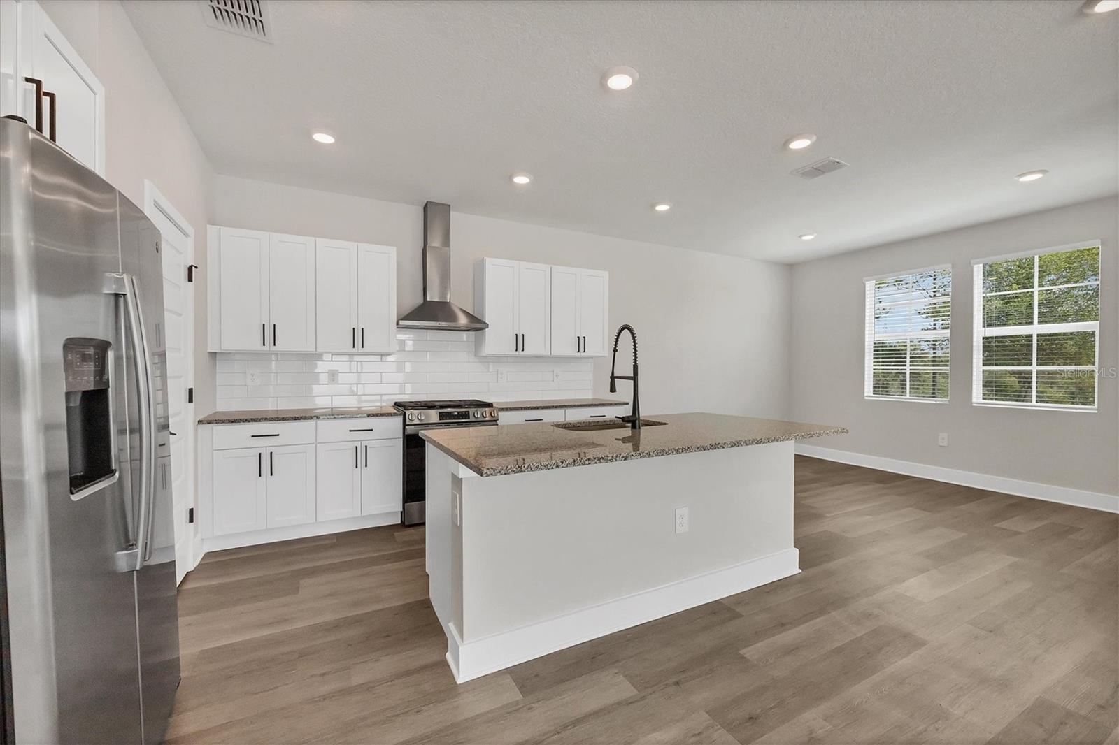 BB LIVING IN WELLEN PARK - Residential Lease