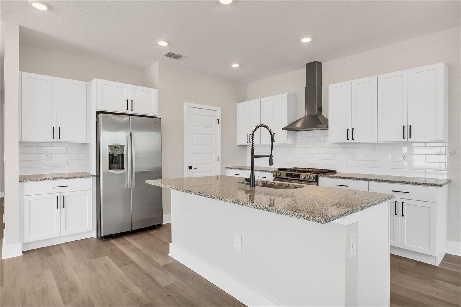 BB LIVING IN WELLEN PARK - Residential Lease