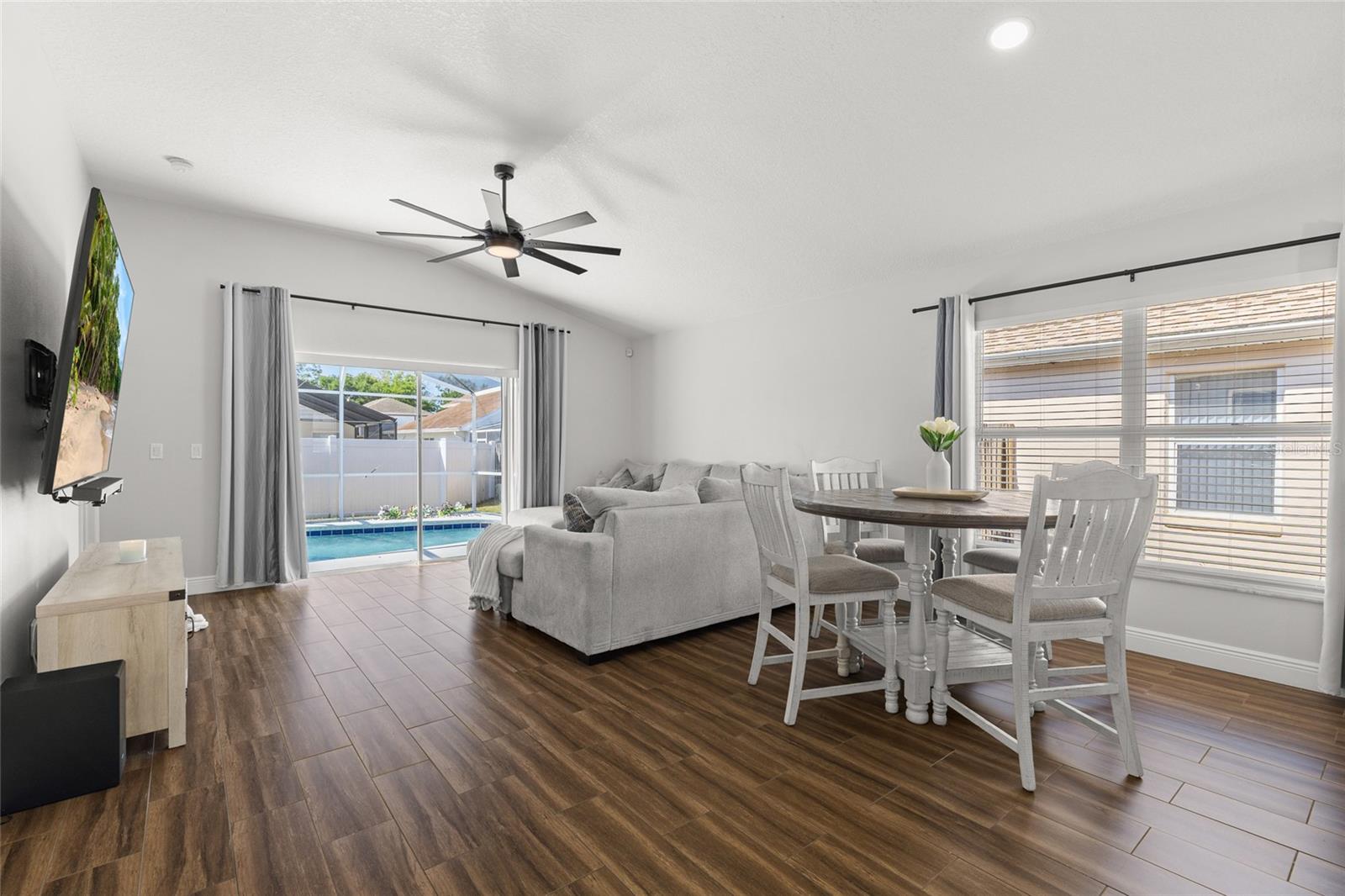 CHATHAM PARK AT SAUSALITO PH 3 - Residential