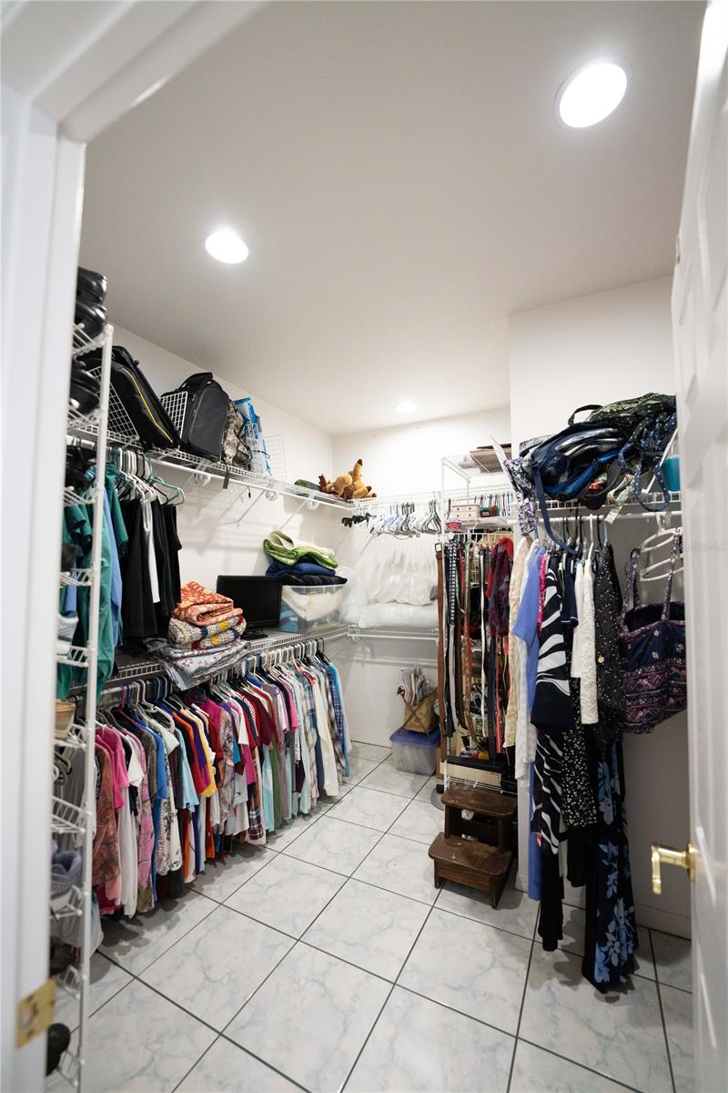 Model Land Companys - Residential