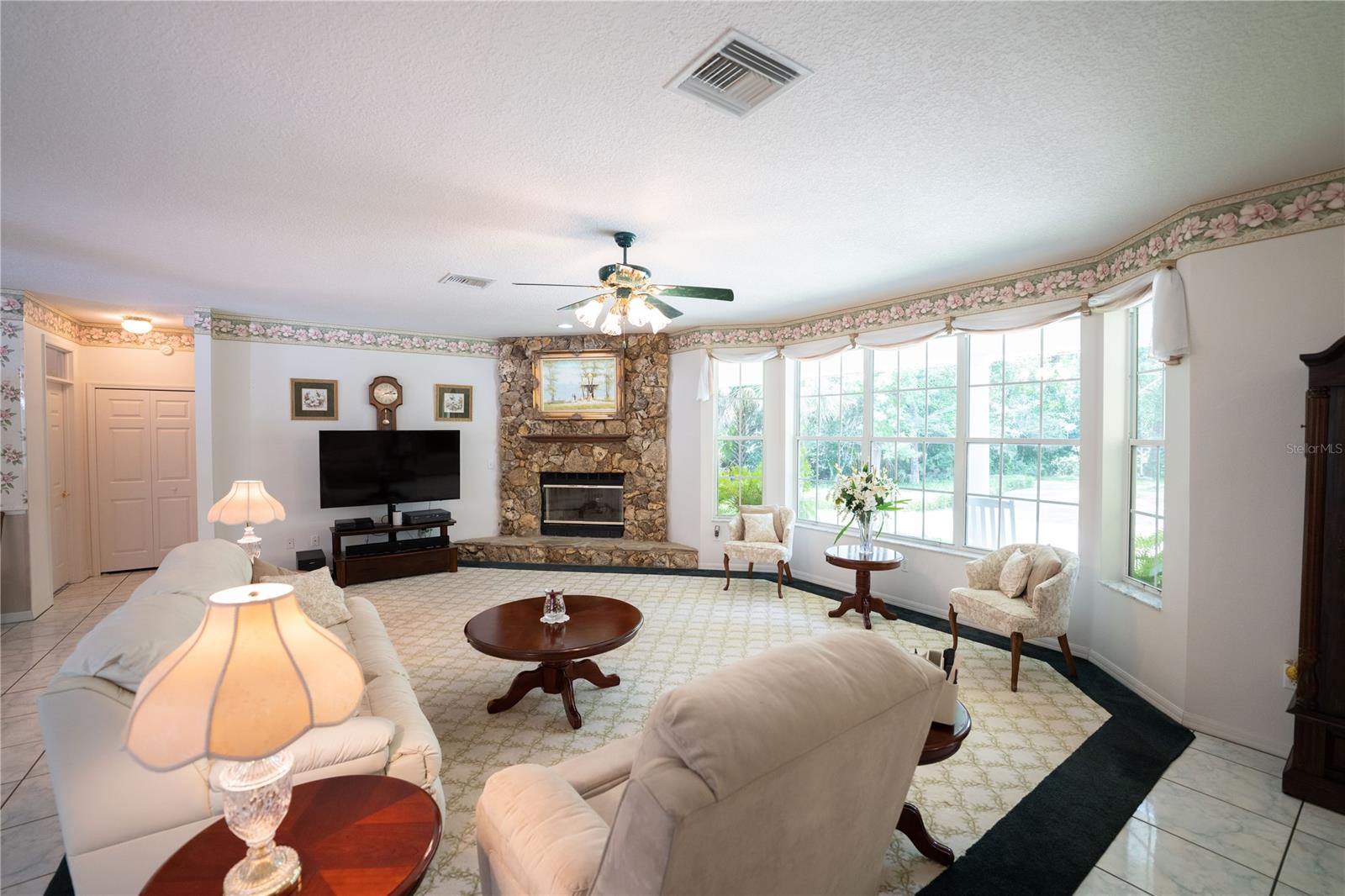 Model Land Companys - Residential