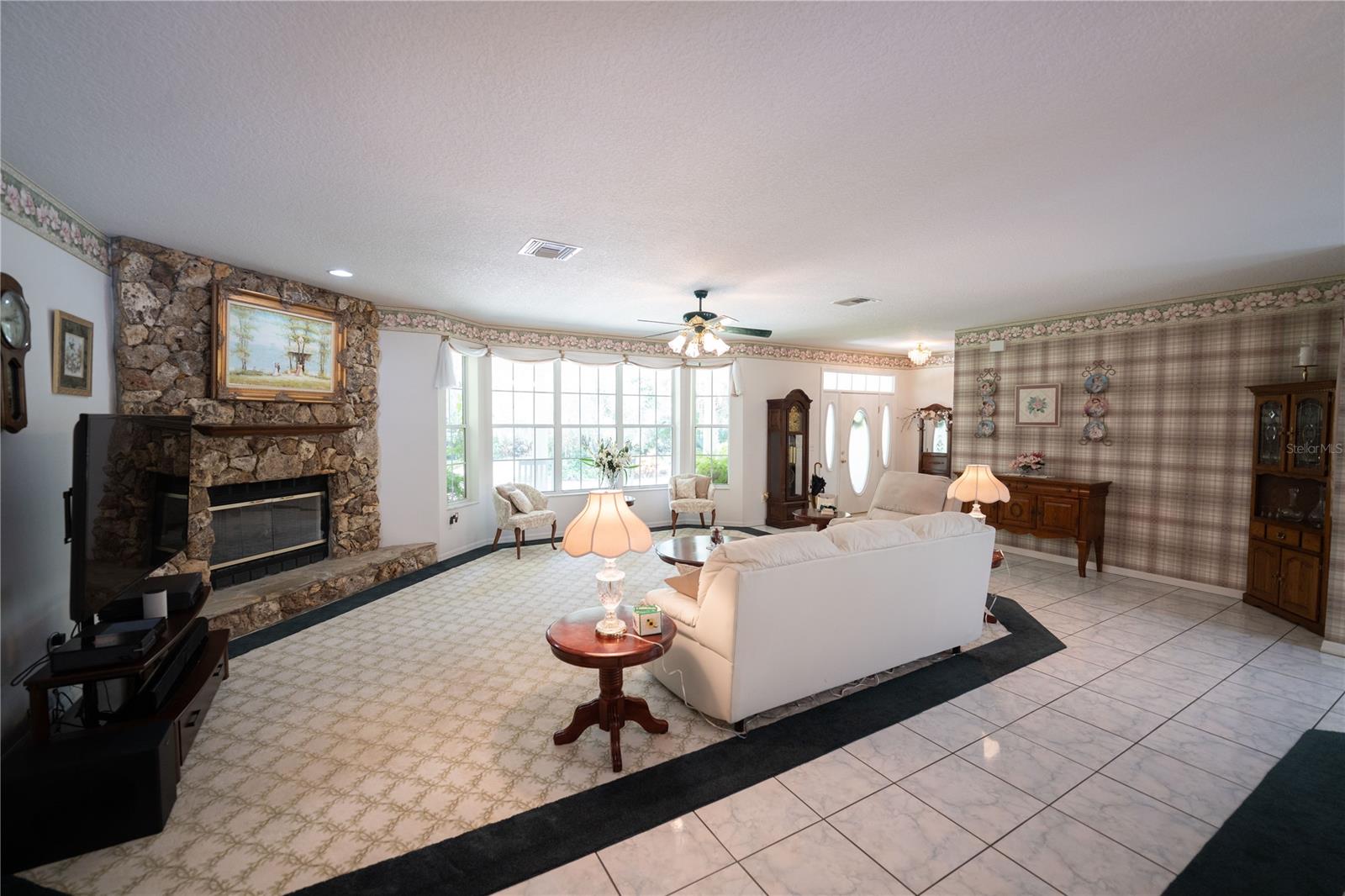 Model Land Companys - Residential