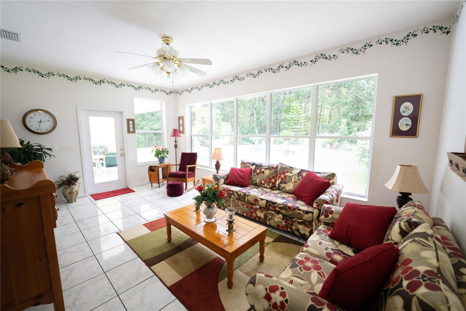 Model Land Companys - Residential