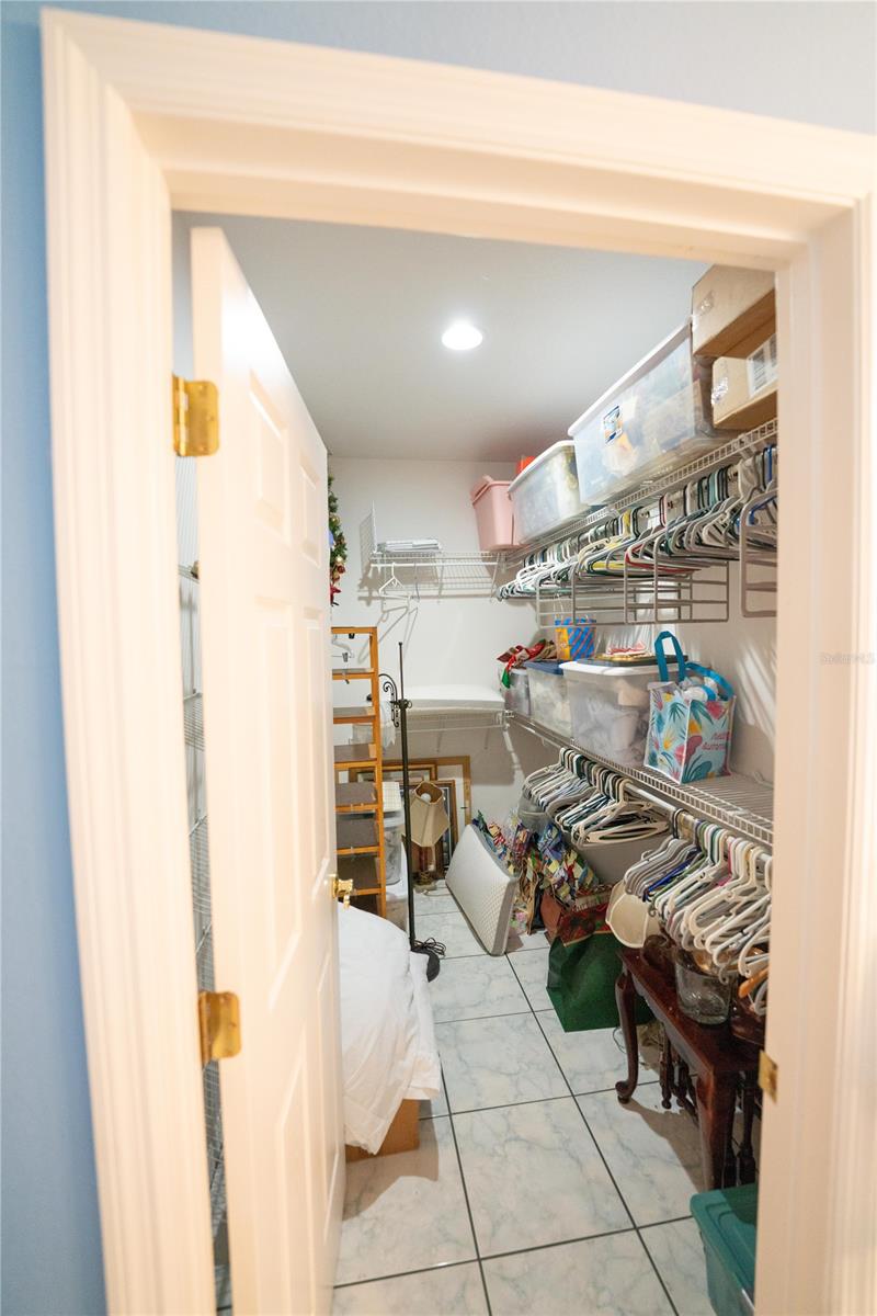 Model Land Companys - Residential