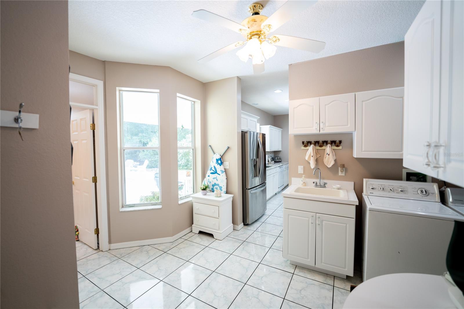 Model Land Companys - Residential