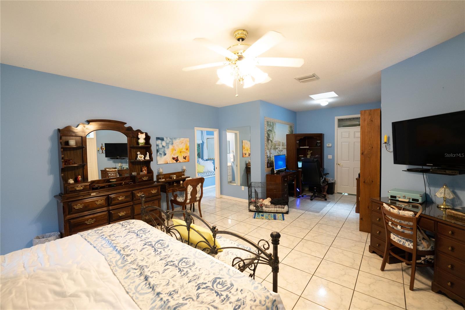 Model Land Companys - Residential