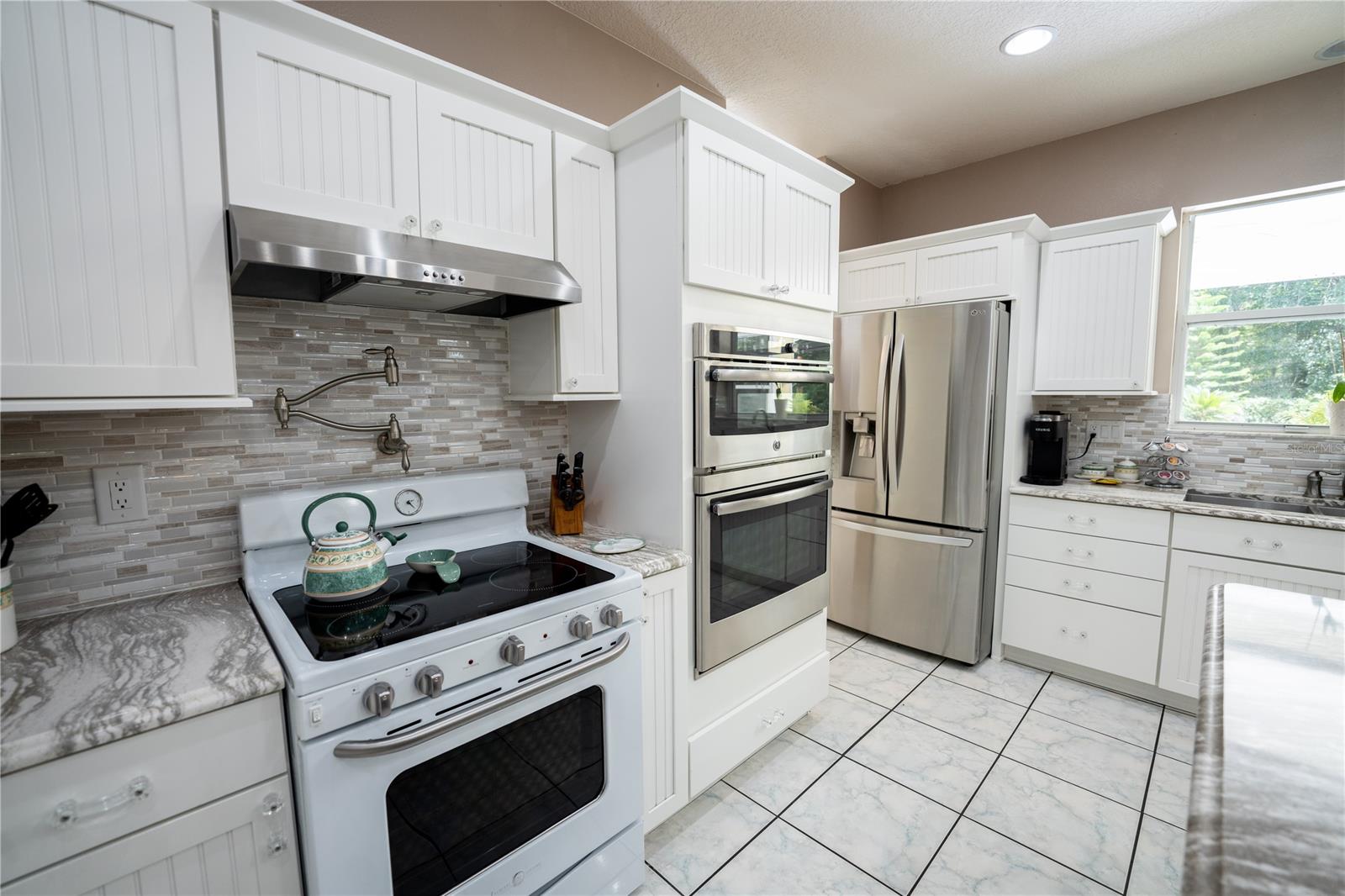 Model Land Companys - Residential