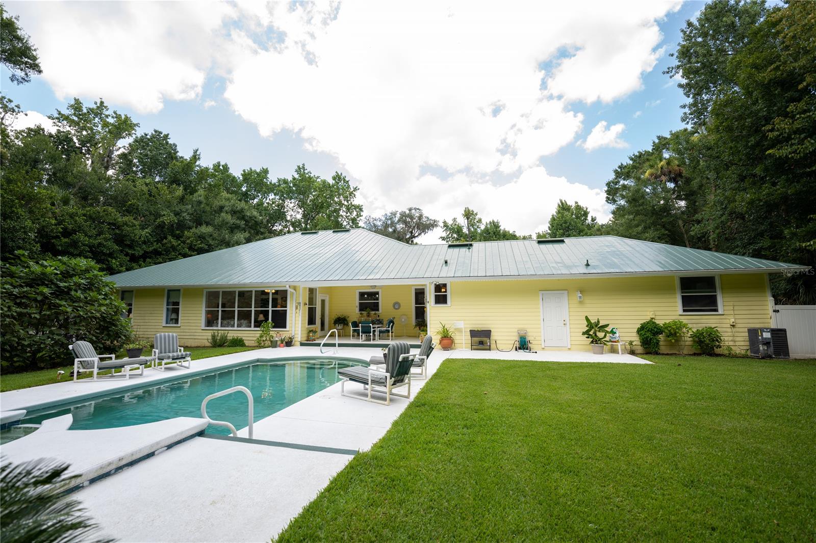 Model Land Companys - Residential