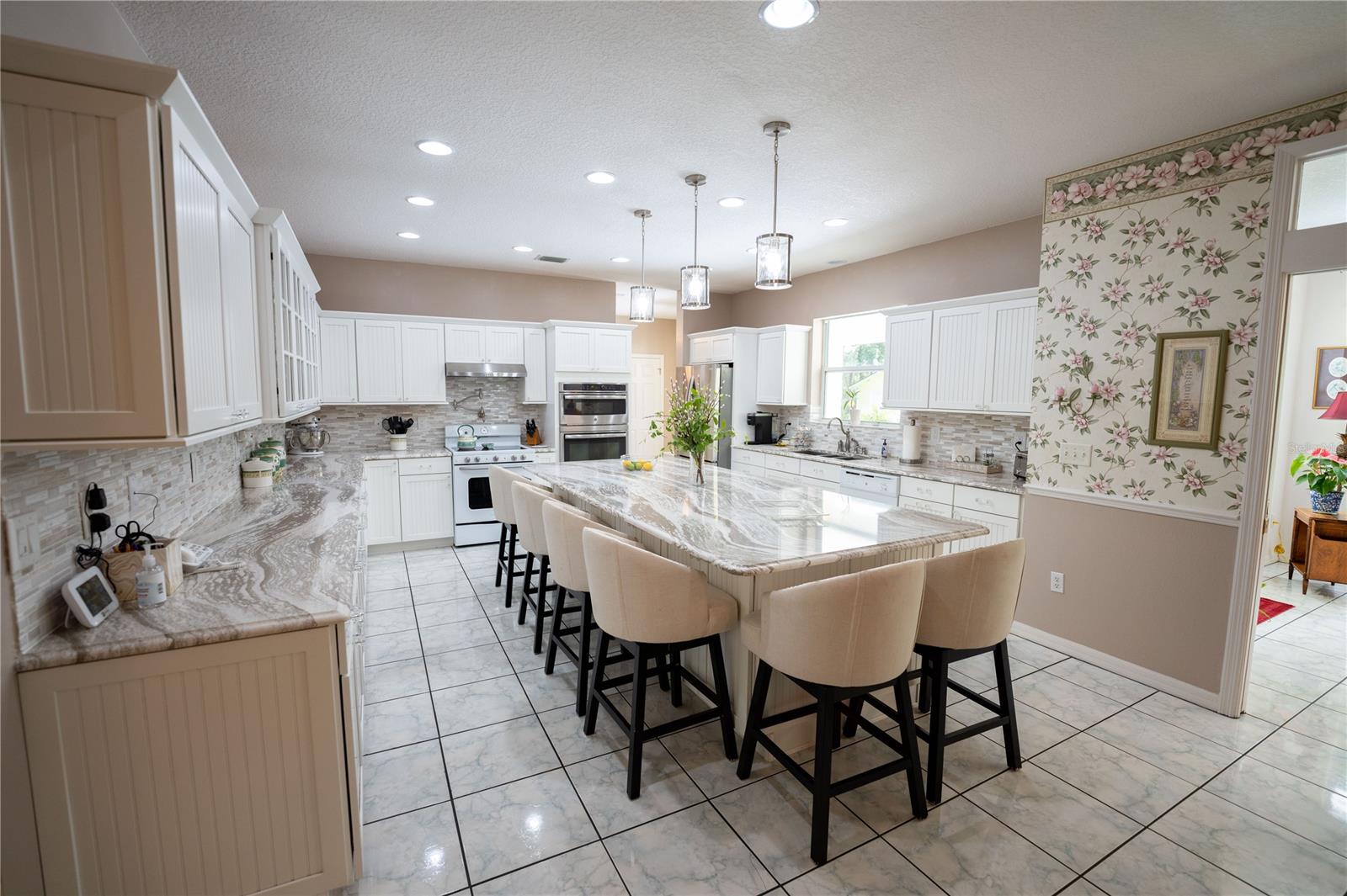 Model Land Companys - Residential