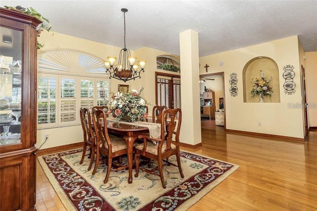 Photo of 10001 Highland Woods Court, Orlando, FL 32836 (MLS # O6394492)