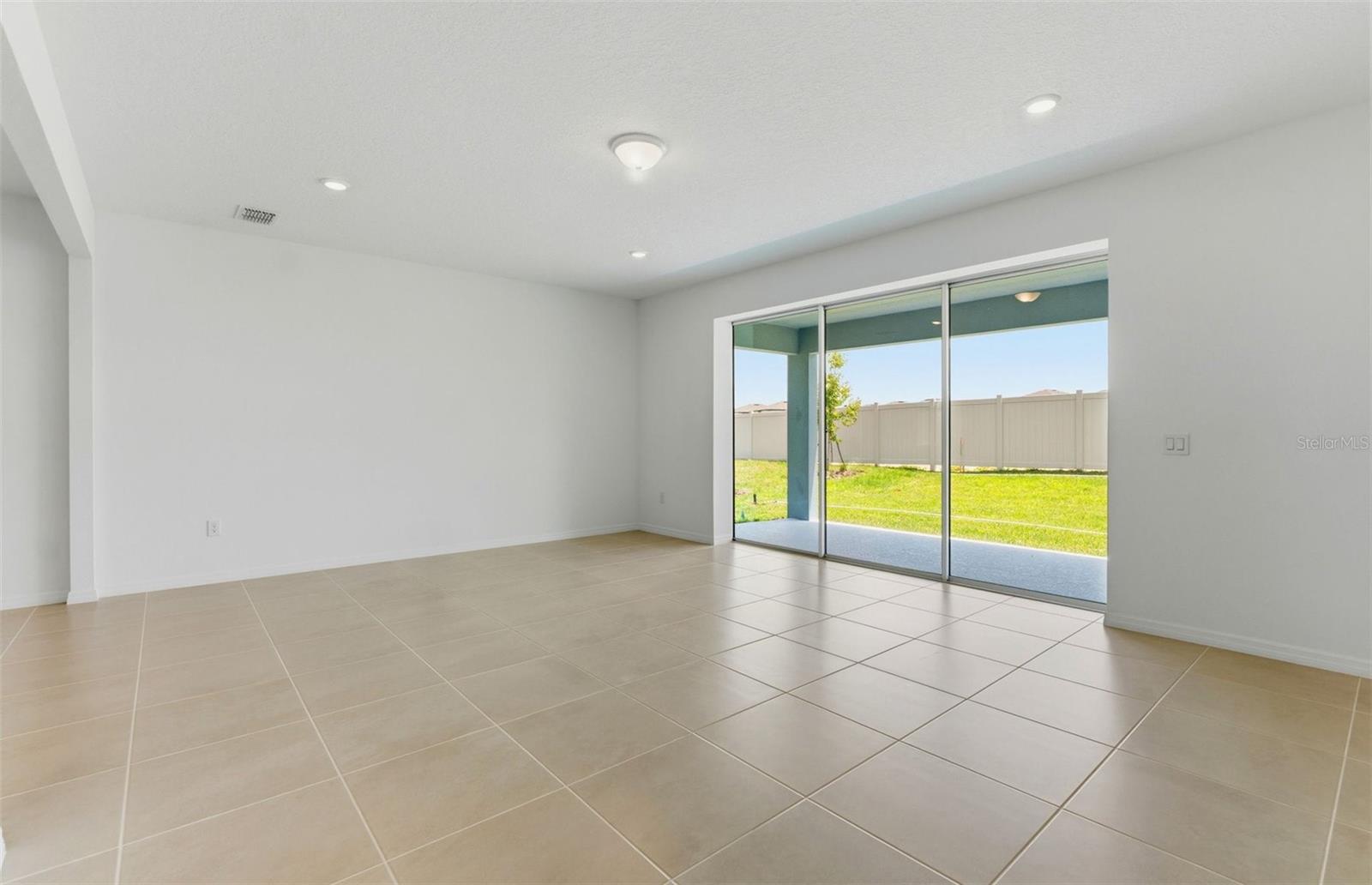1742 RUBY LANE