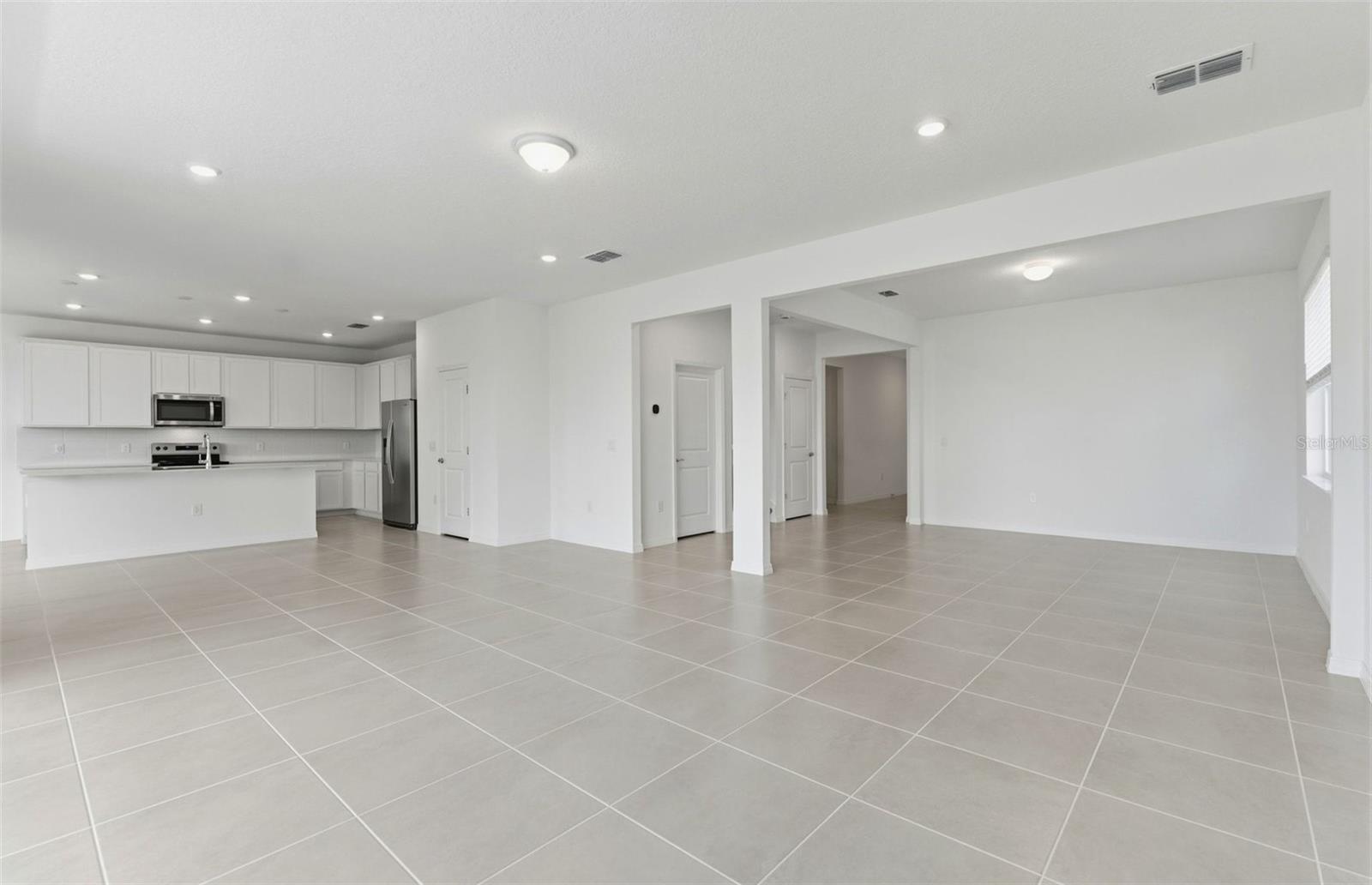 1742 RUBY LANE
