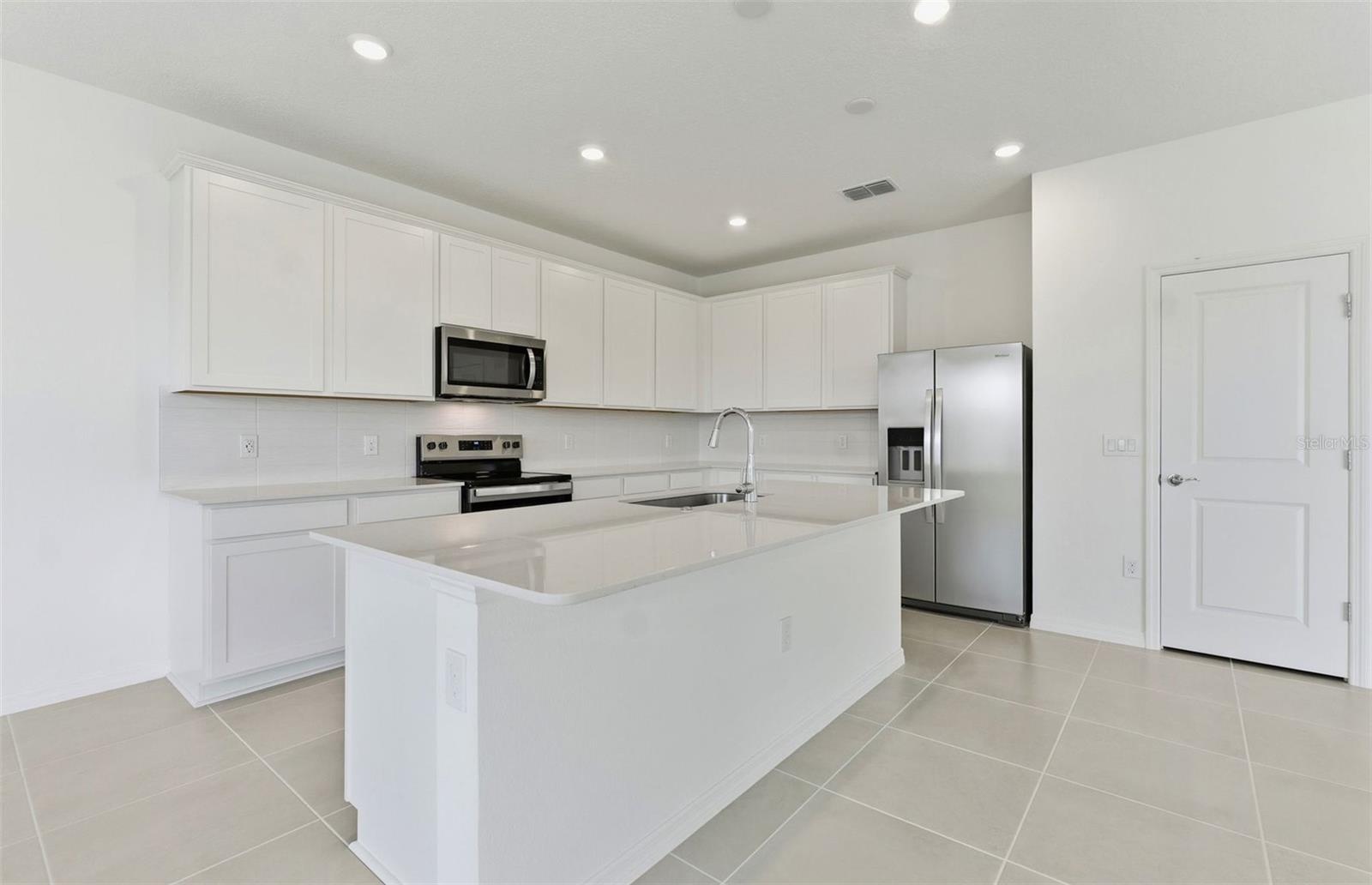 1742 RUBY LANE