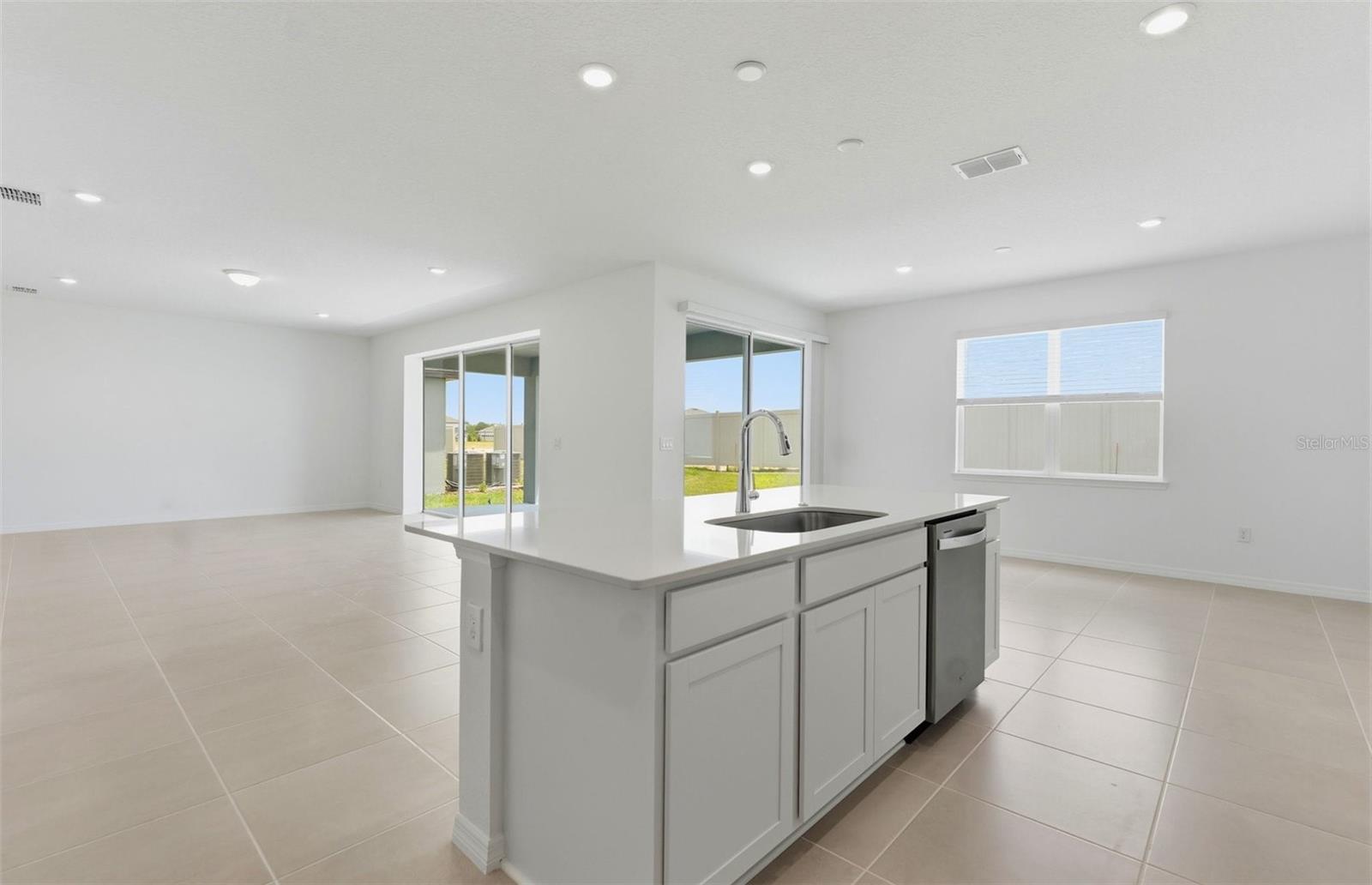1742 RUBY LANE
