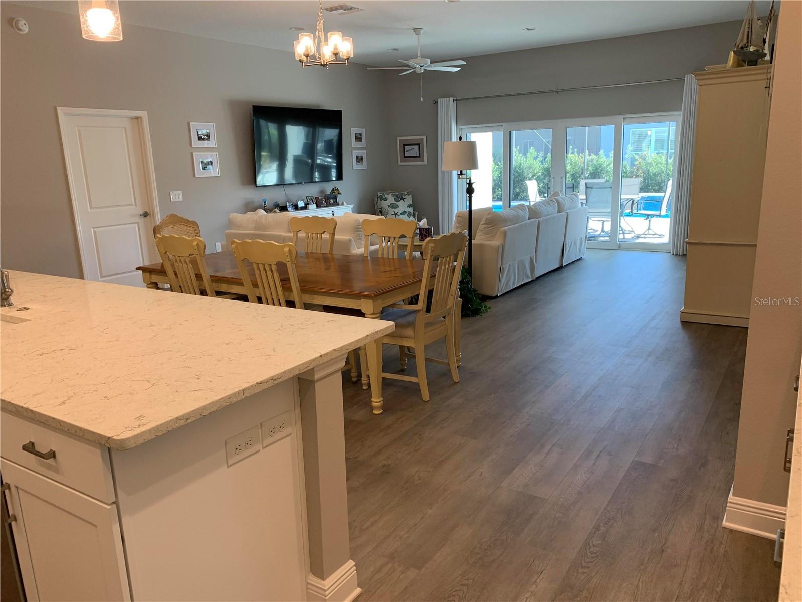 VILLAGES/WEST LAKE UN #84 - Residential