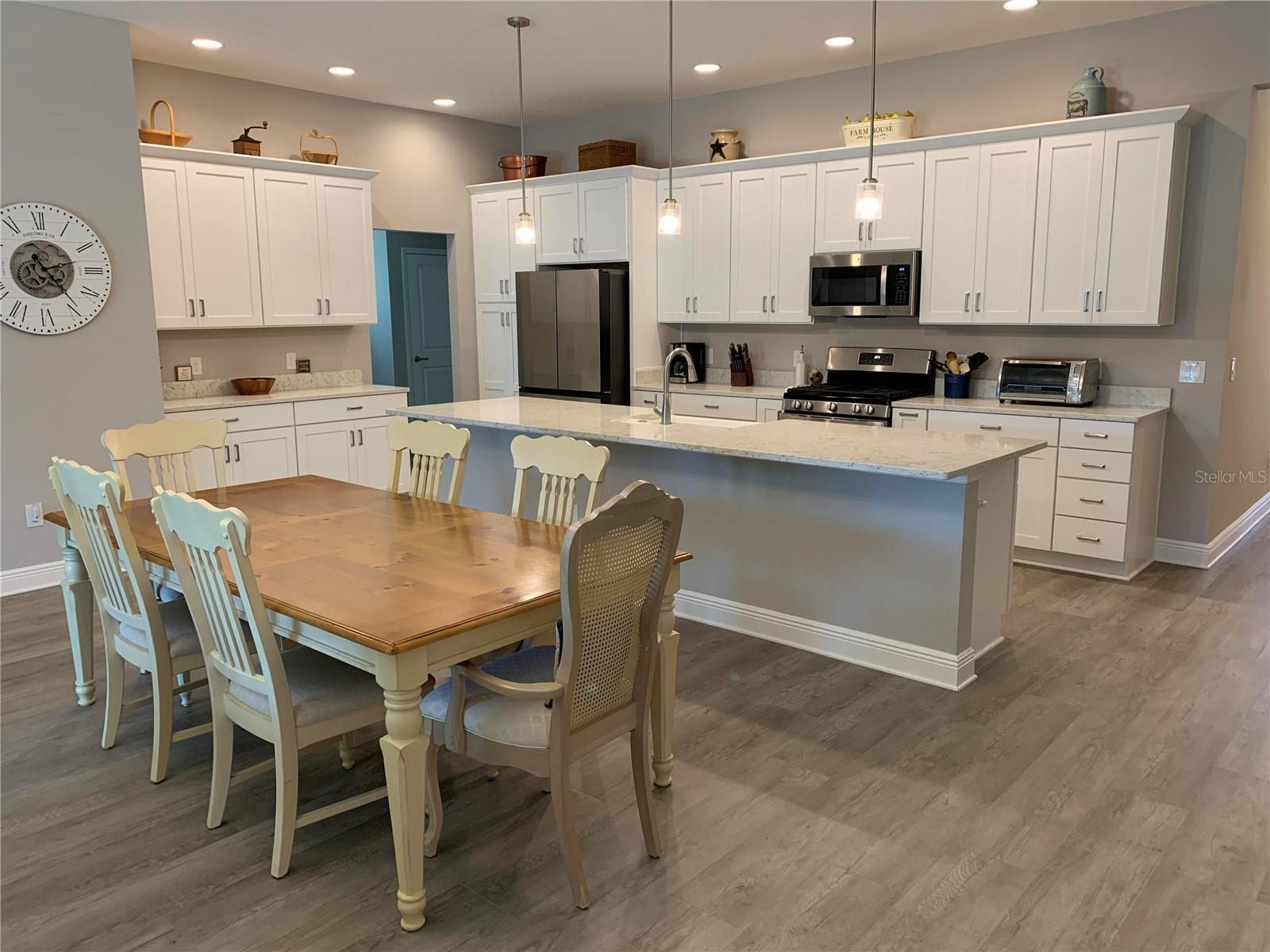 VILLAGES/WEST LAKE UN #84 - Residential