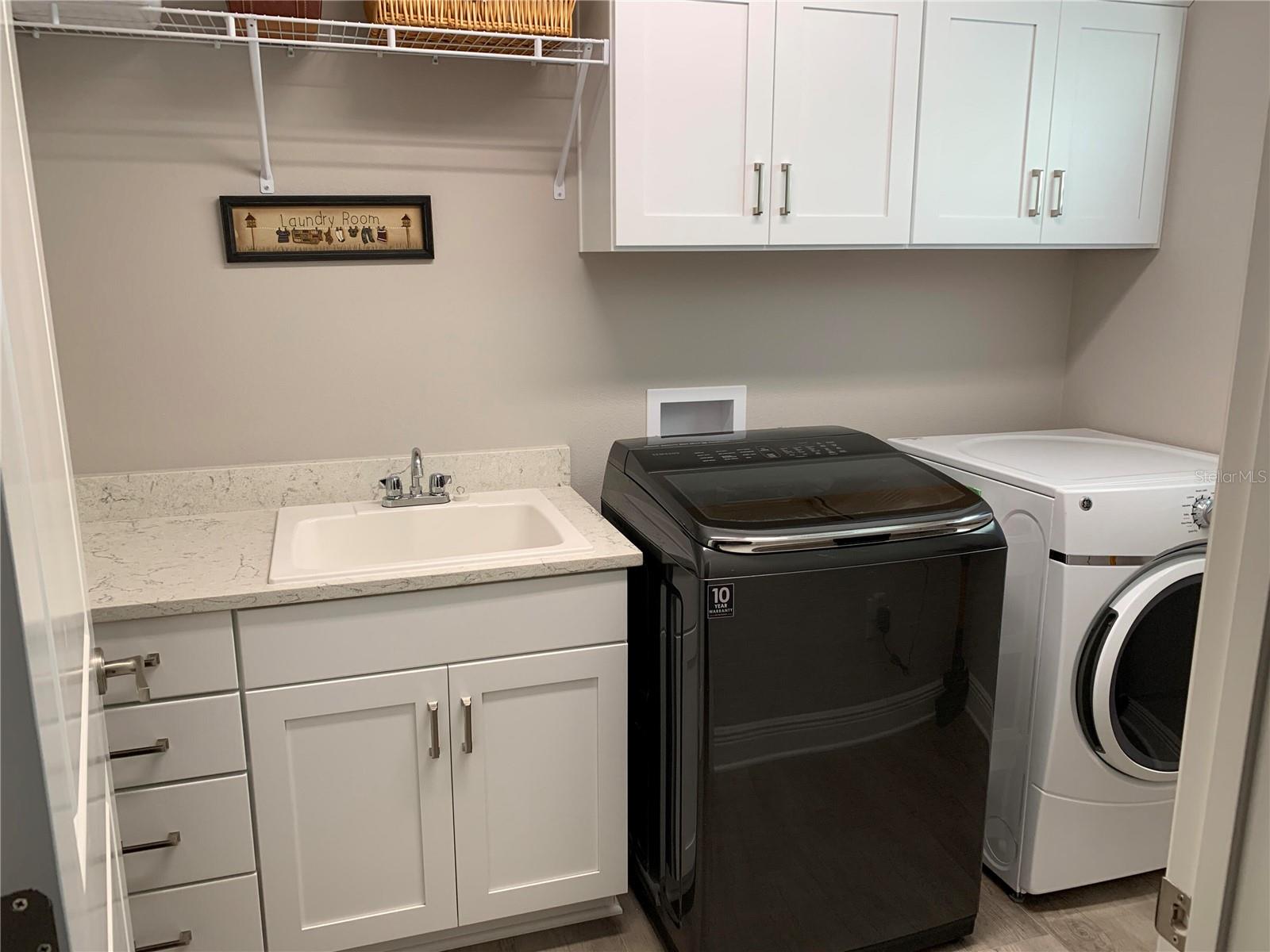 VILLAGES/WEST LAKE UN #84 - Residential