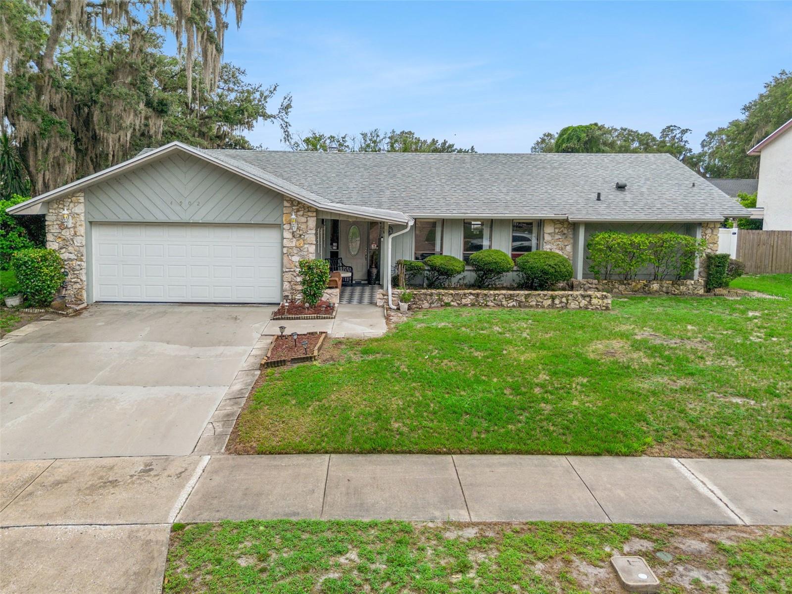 4902 BRIAR OAKS CIRCLE