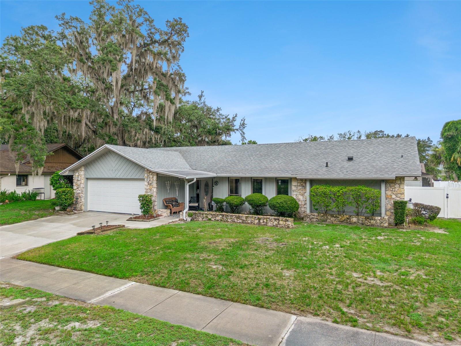 4902 BRIAR OAKS CIRCLE