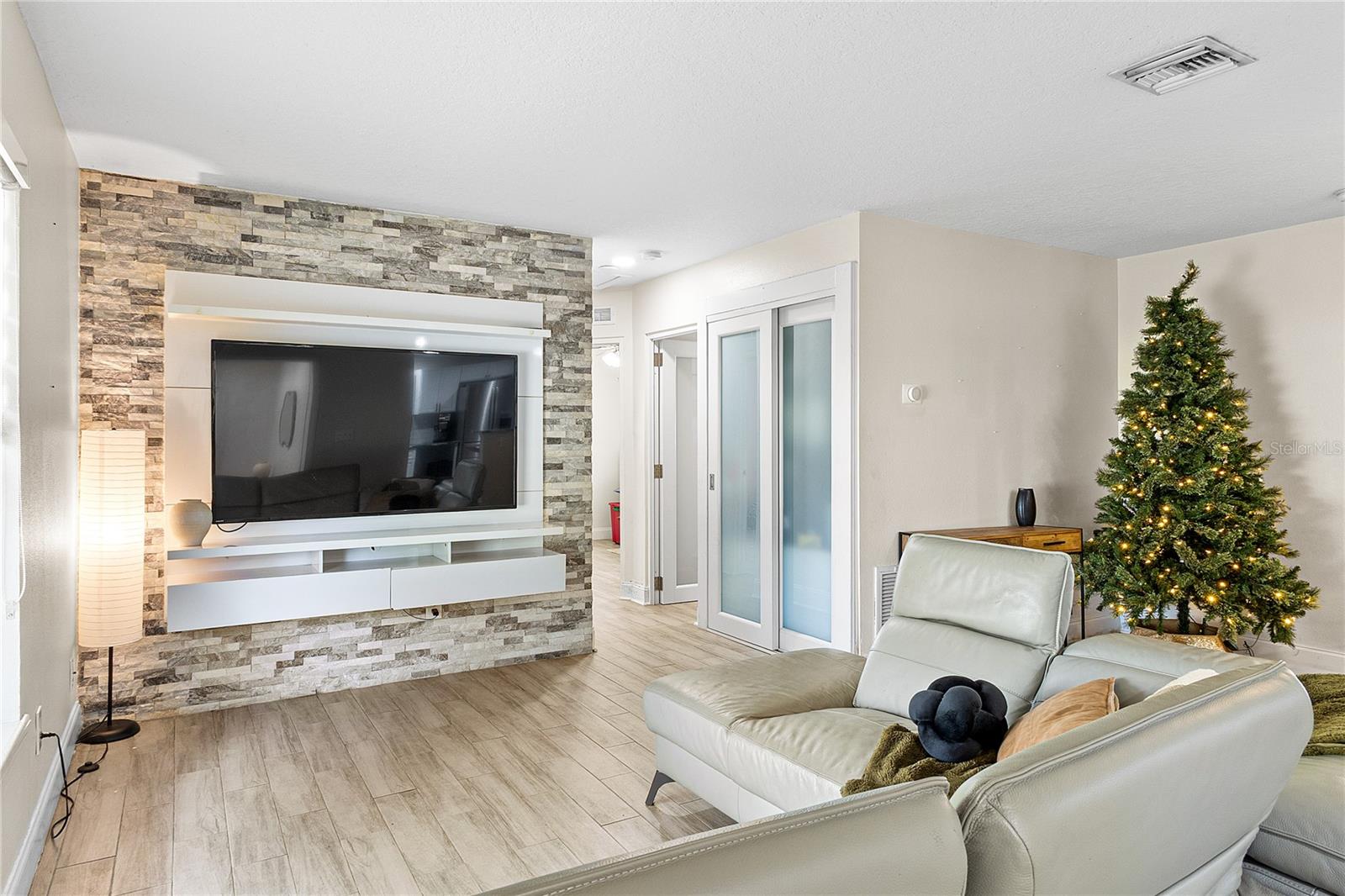 DELTONA LAKES UNIT 10 IN 25 & 36 18 30 - Residential Lease