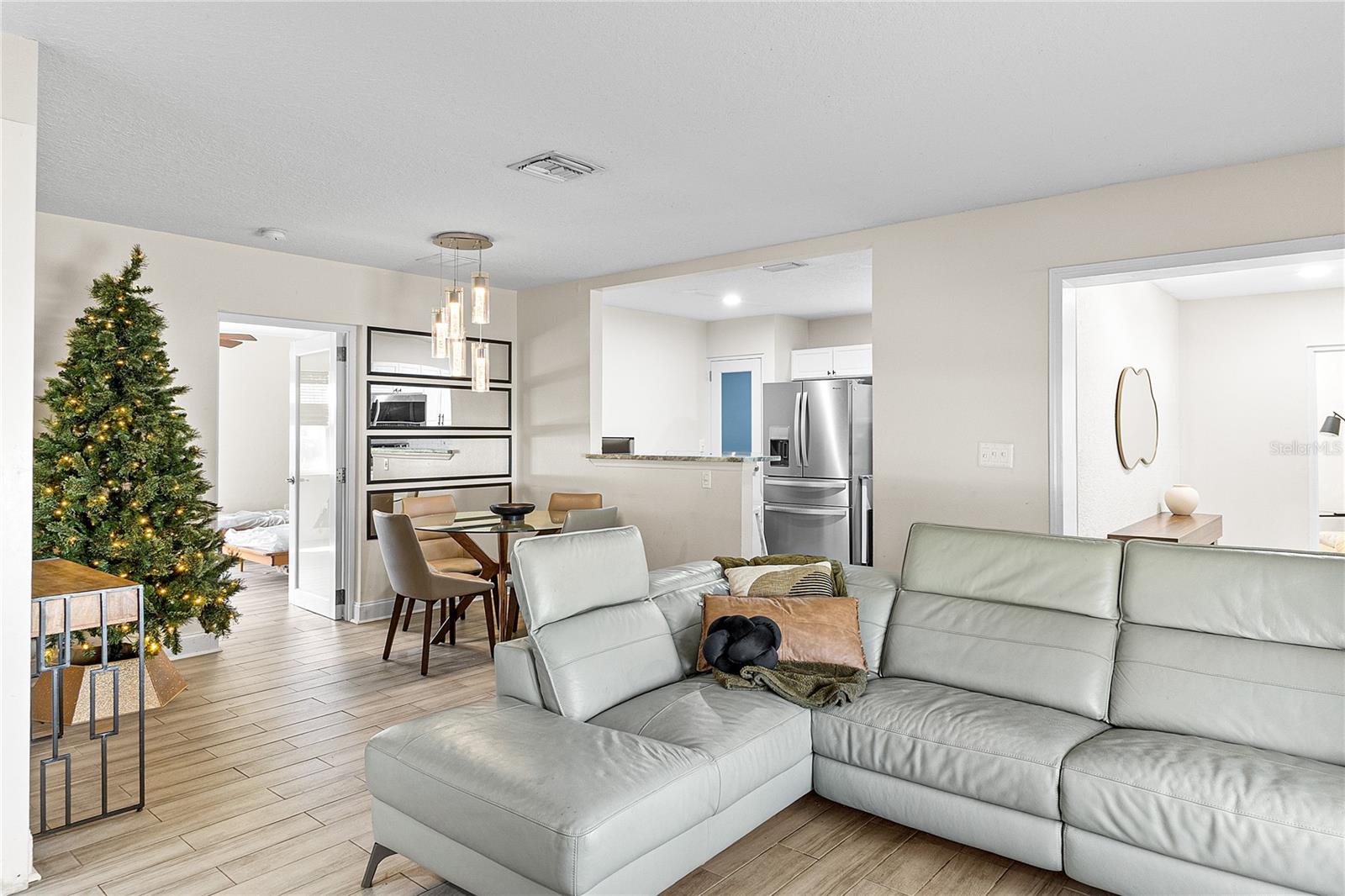 DELTONA LAKES UNIT 10 IN 25 & 36 18 30 - Residential Lease