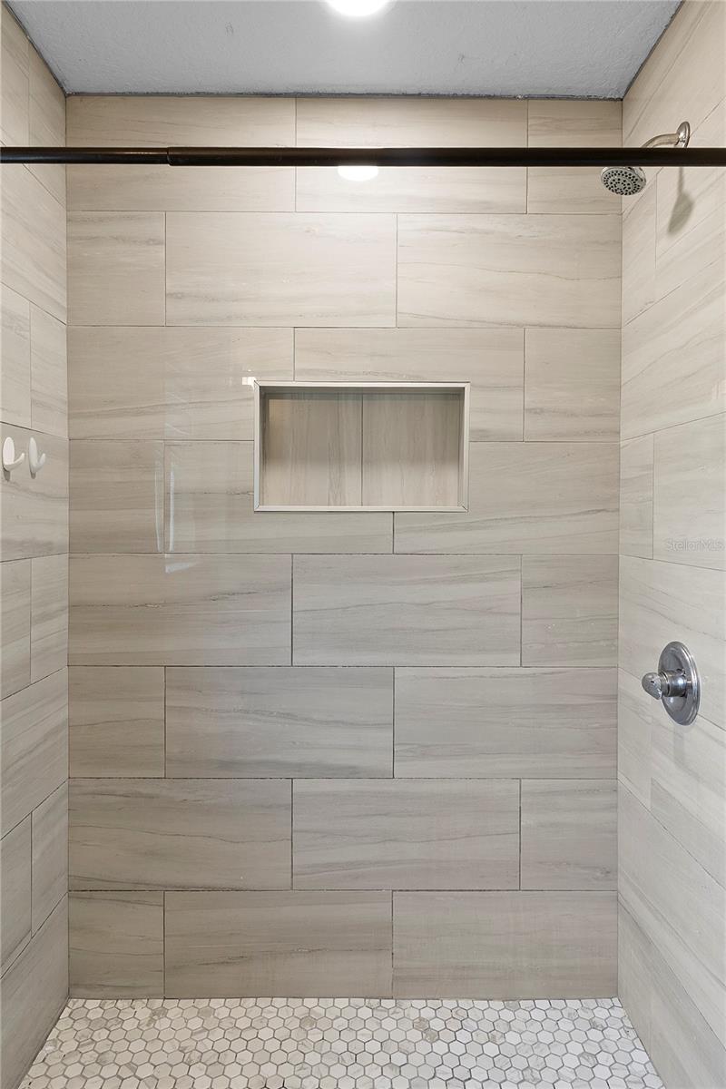 DELTONA LAKES UNIT 10 IN 25 & 36 18 30 - Residential Lease