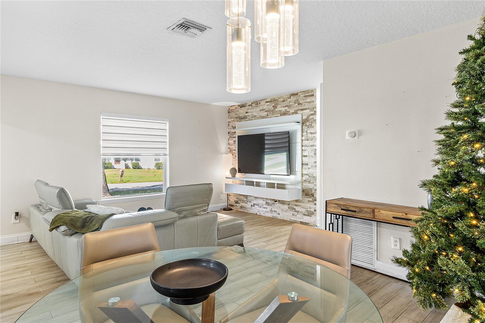 DELTONA LAKES UNIT 10 IN 25 & 36 18 30 - Residential Lease